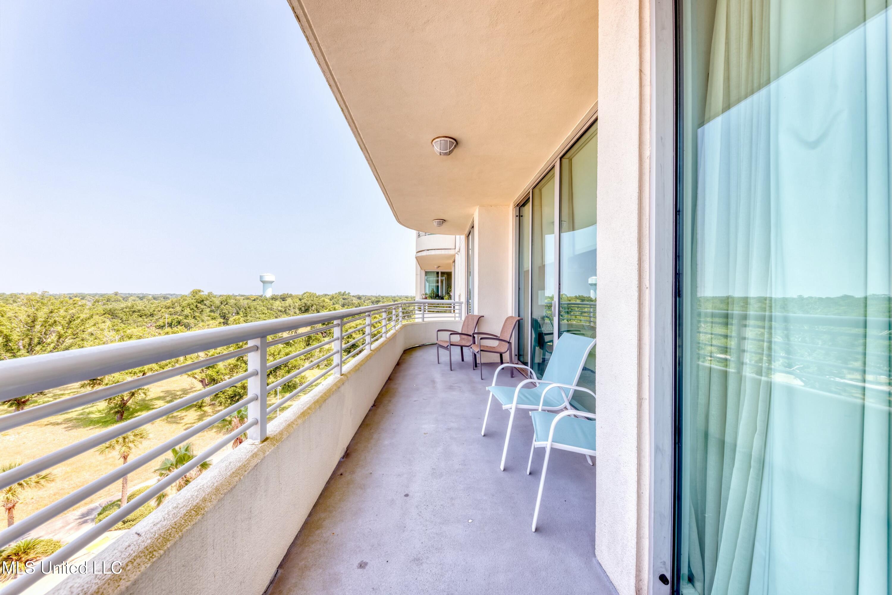 2060 Beach Boulevard Property Photo 23
