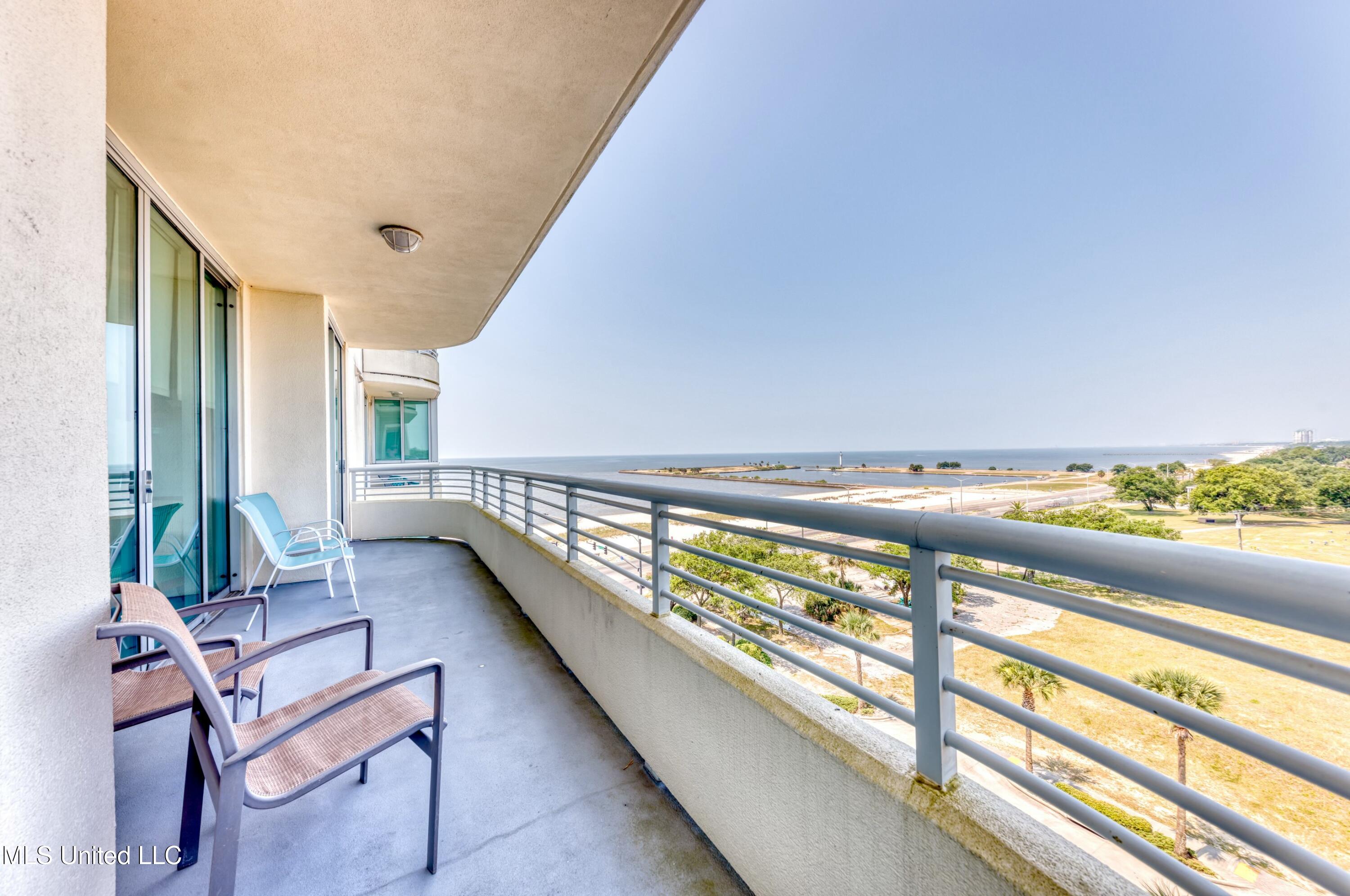 2060 Beach Boulevard Property Photo 24