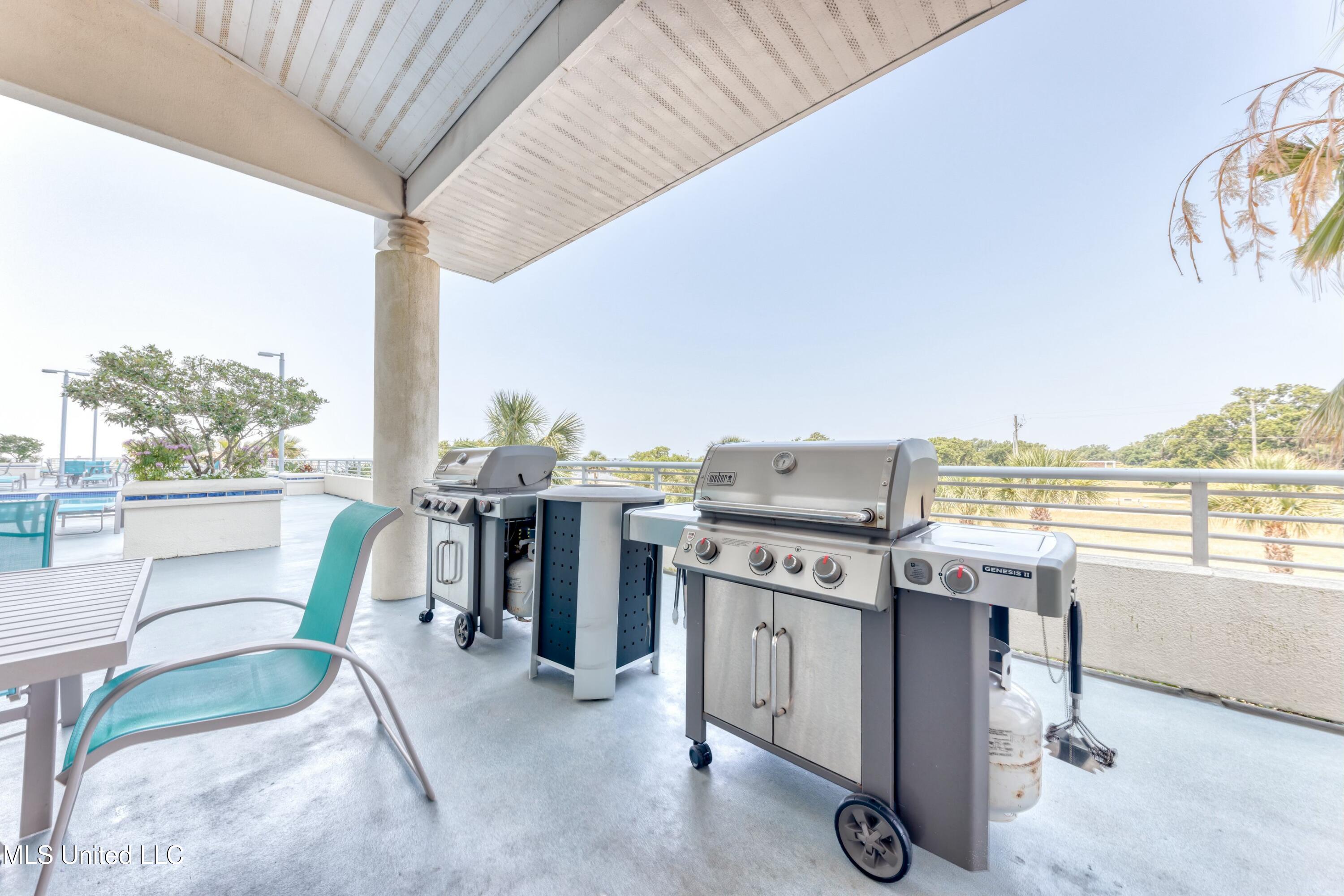 2060 Beach Boulevard Property Photo 27