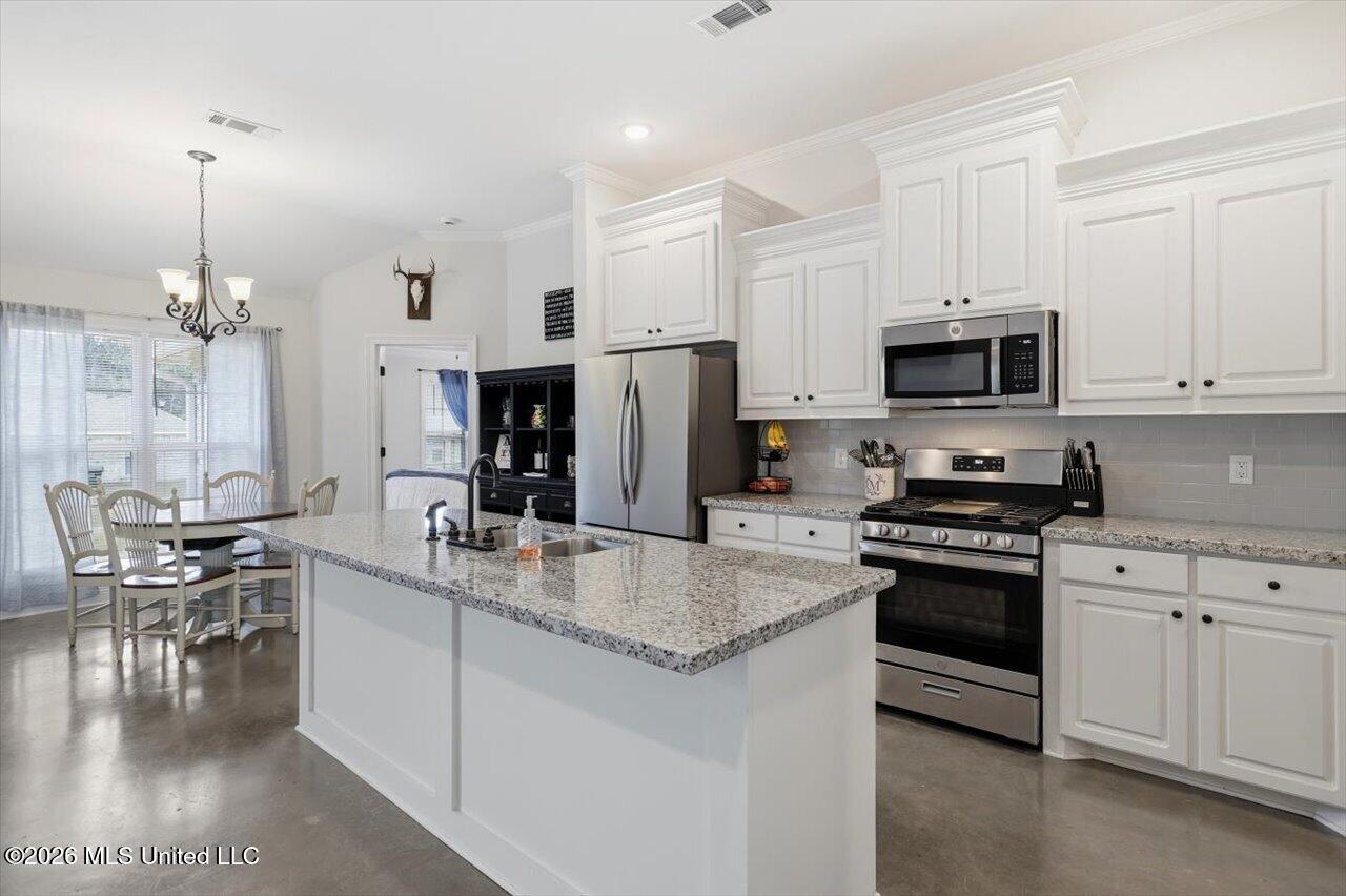 124 Bailey Cove Property Photo 8