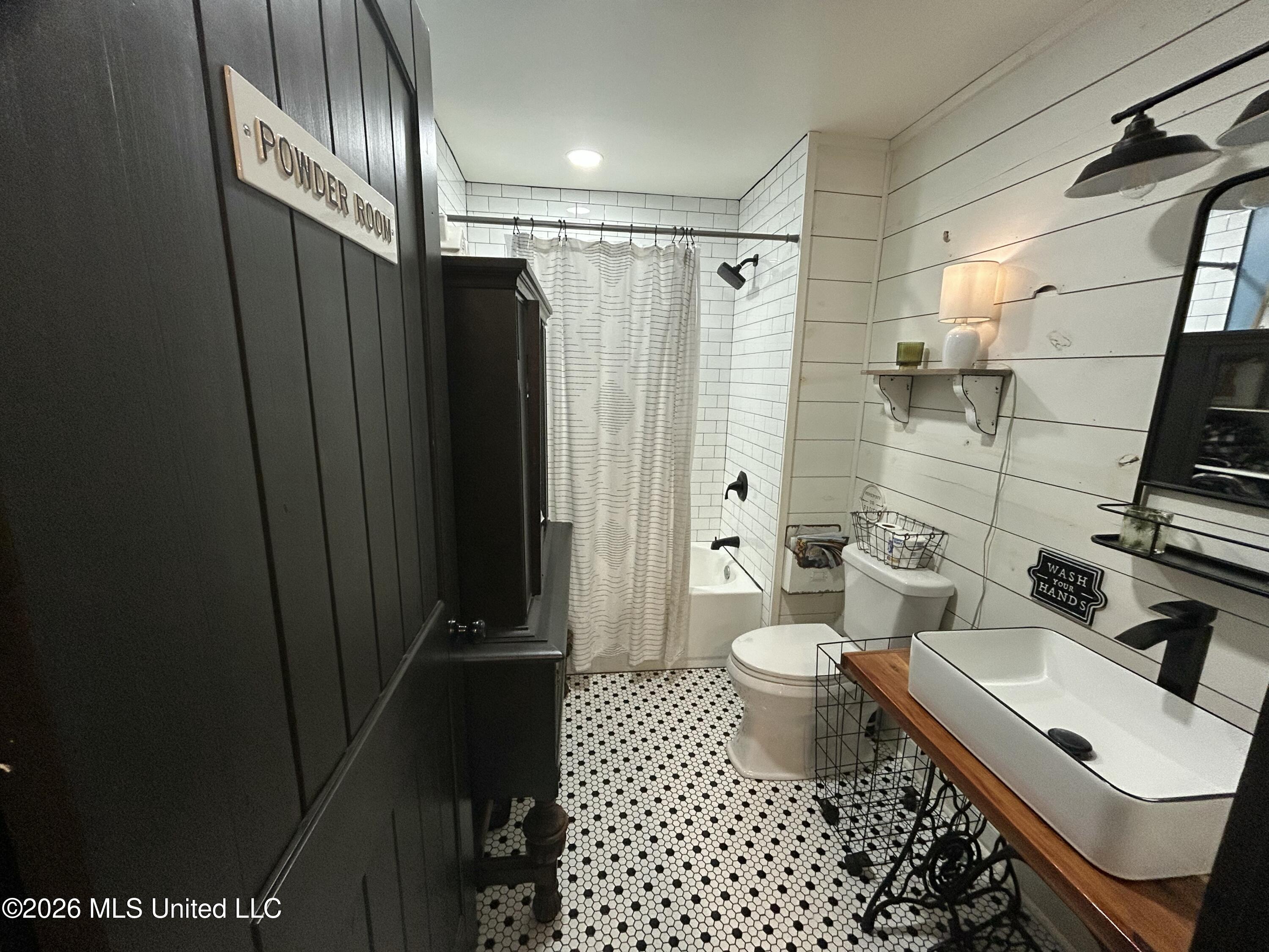 300 Harveytown Road Property Photo 17