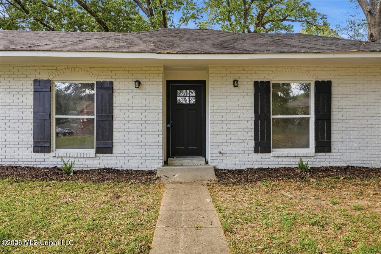 1201 Rockingham Drive Property Photo 2