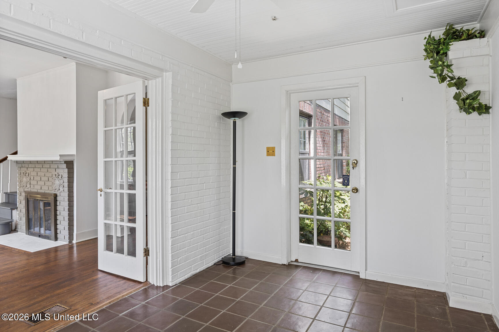 2010 Laurel Street Property Photo 10
