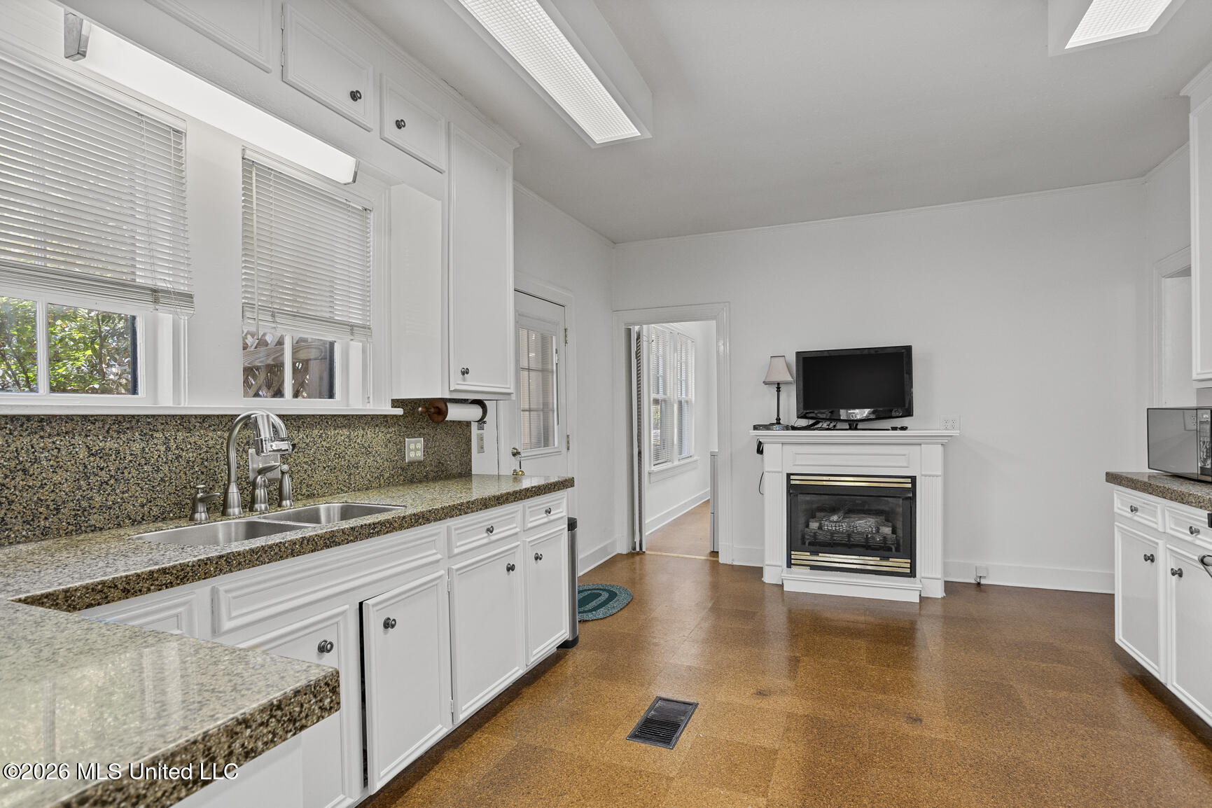 2010 Laurel Street Property Photo 16