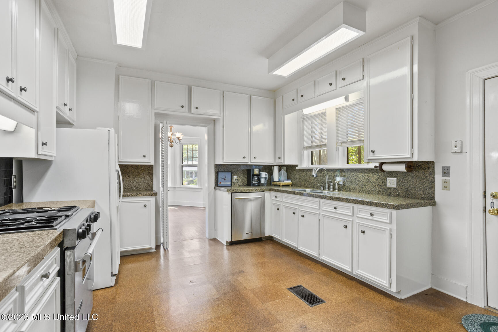 2010 Laurel Street Property Photo 20