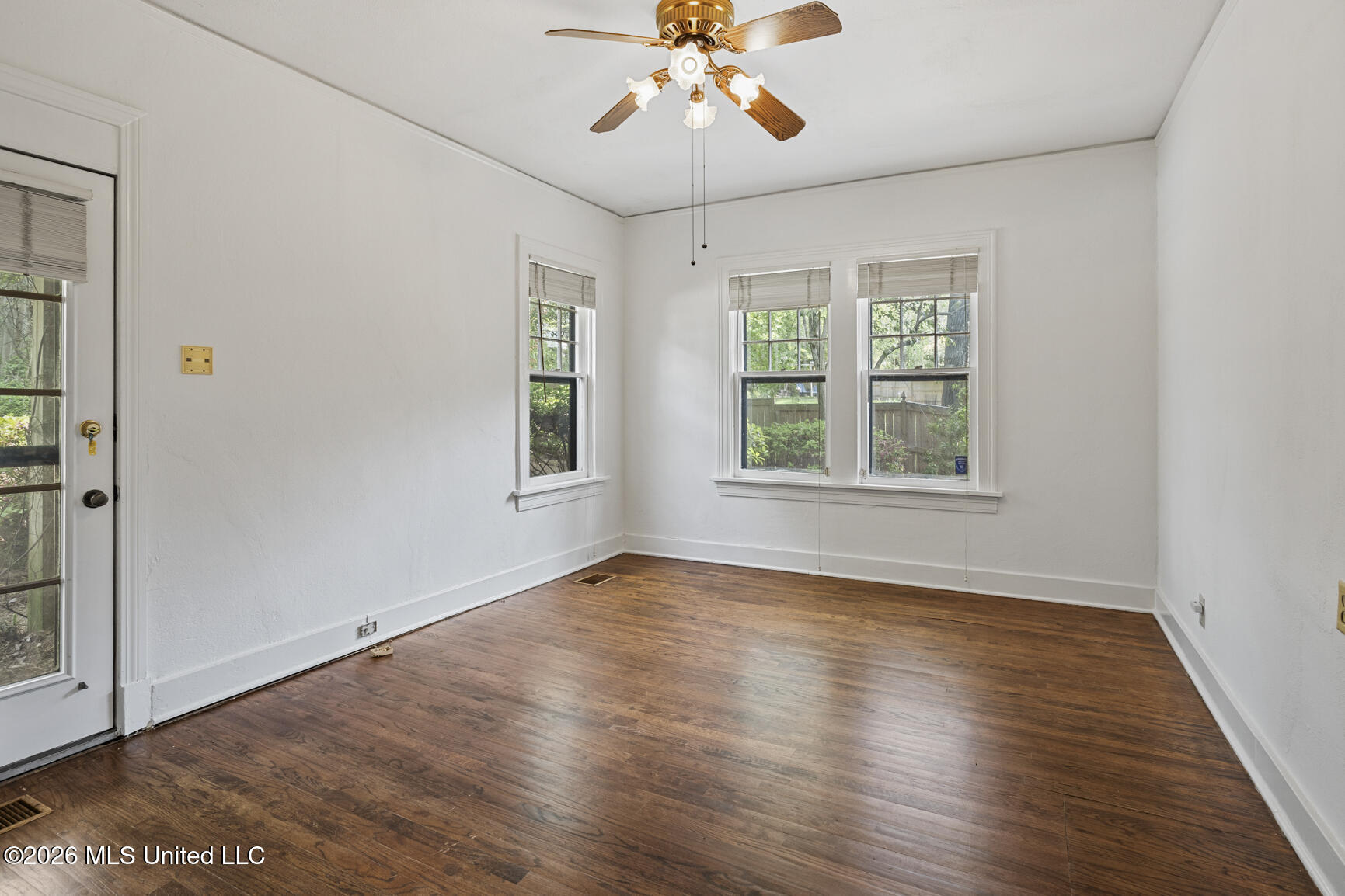 2010 Laurel Street Property Photo 25