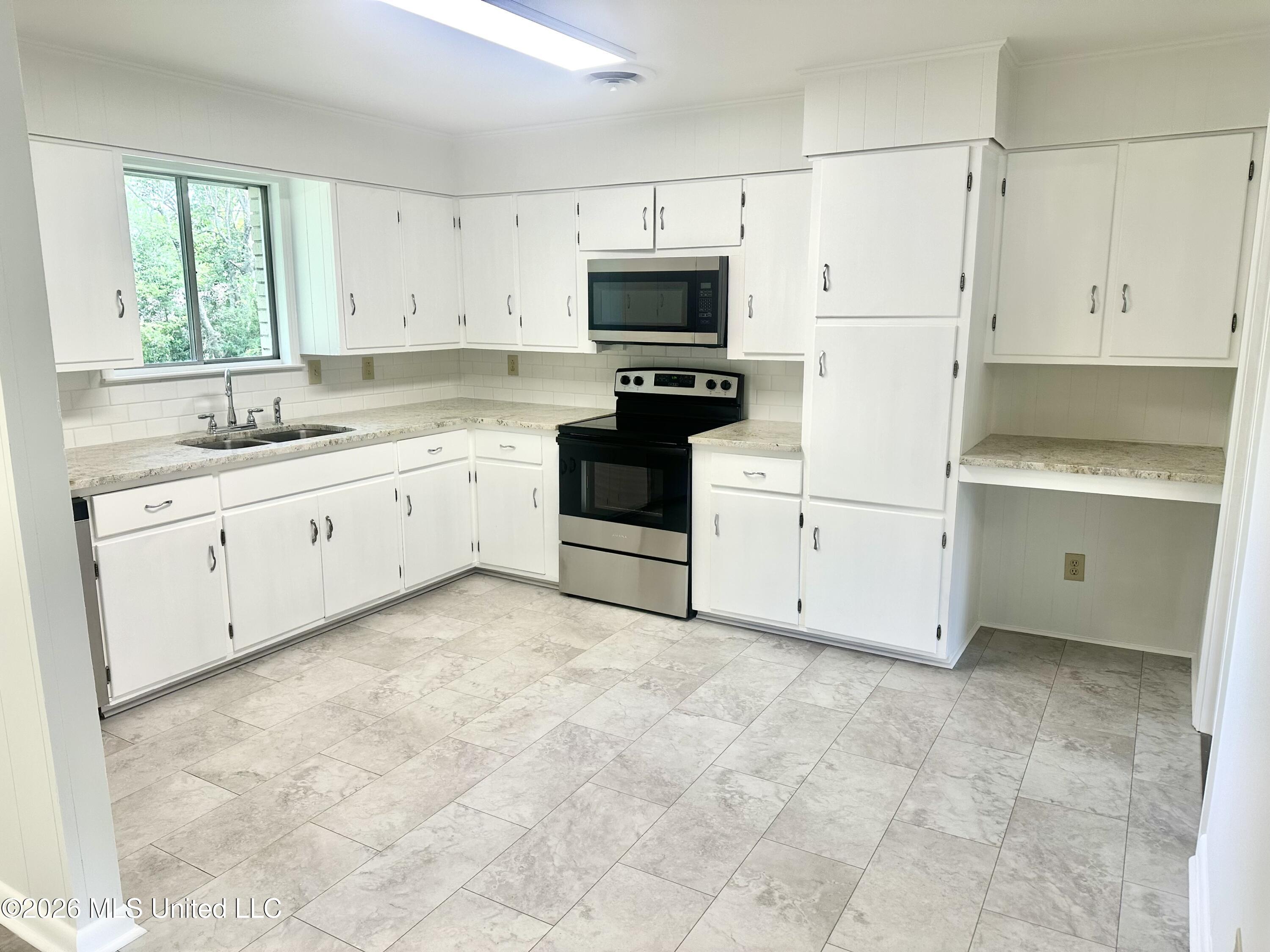 1009 S Jackson Street Property Photo 4