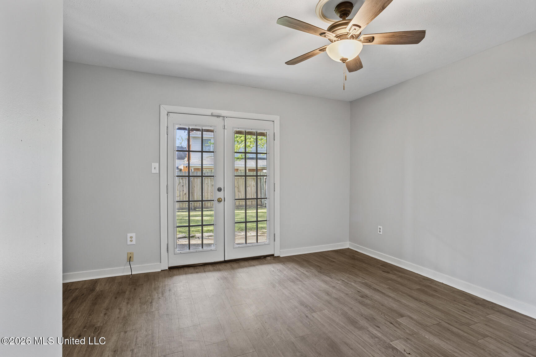 2337 River Oaks Boulevard Property Photo 11