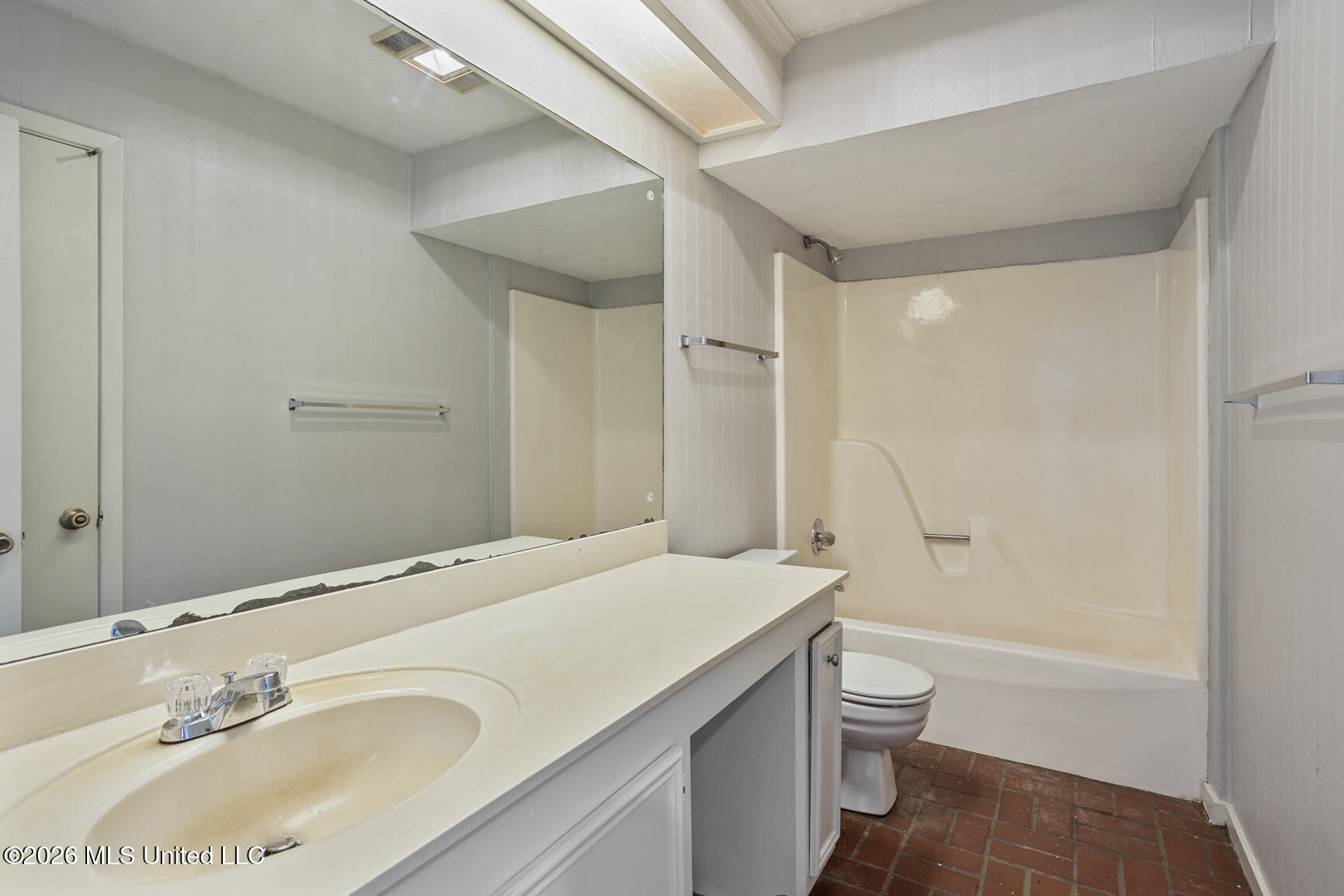 2337 River Oaks Boulevard Property Photo 16