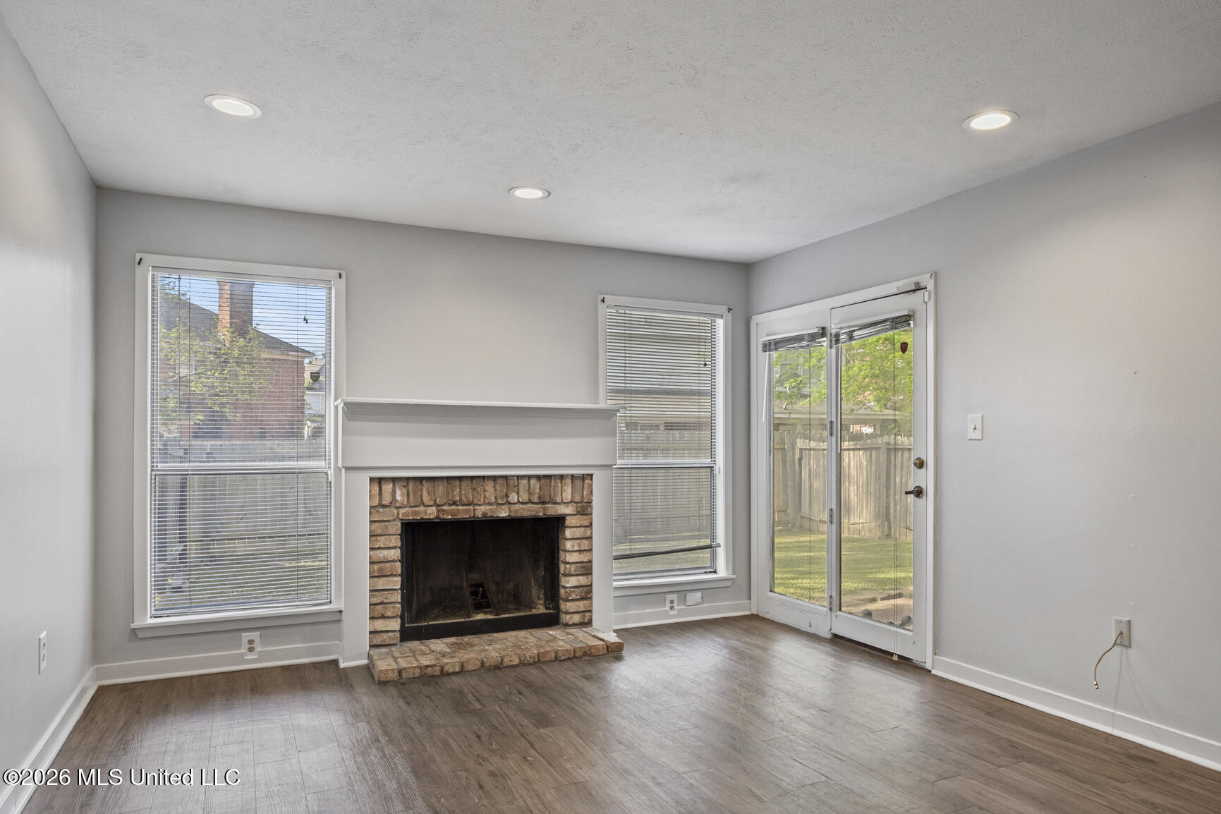 2337 River Oaks Boulevard Property Photo 19