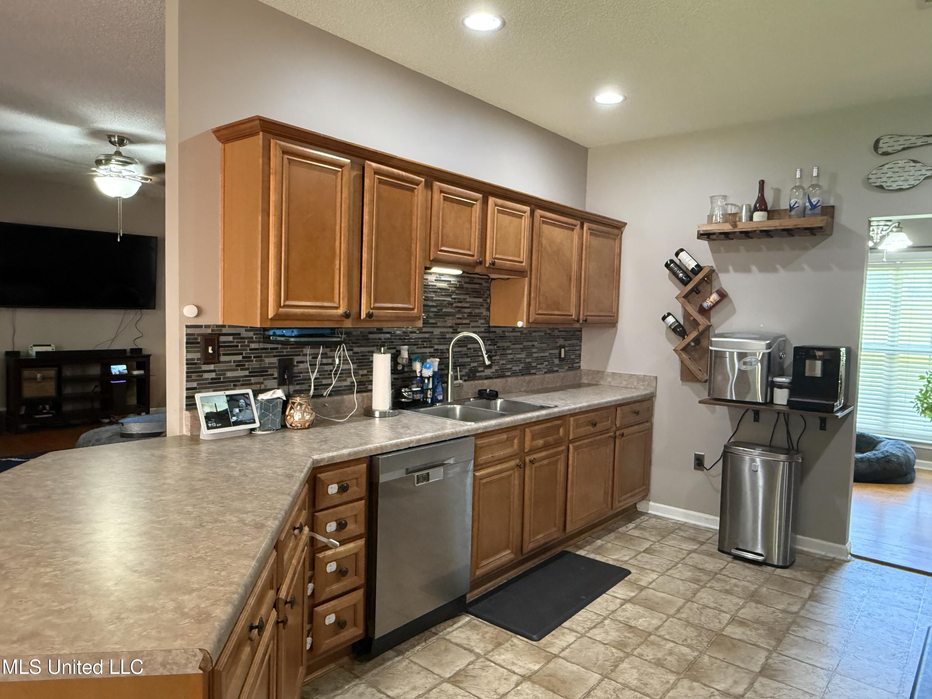 25 Dry Field Road Property Photo 12