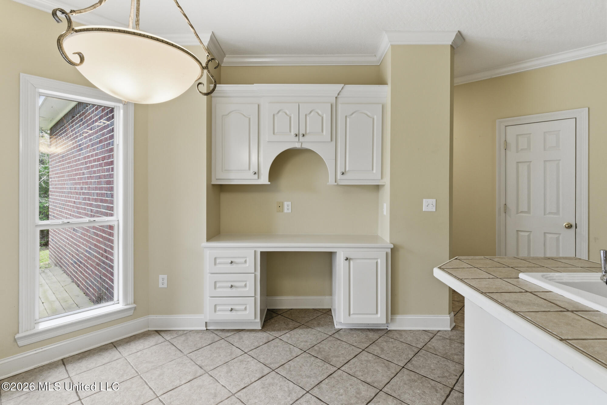 210 Whistlers Way Property Photo 13