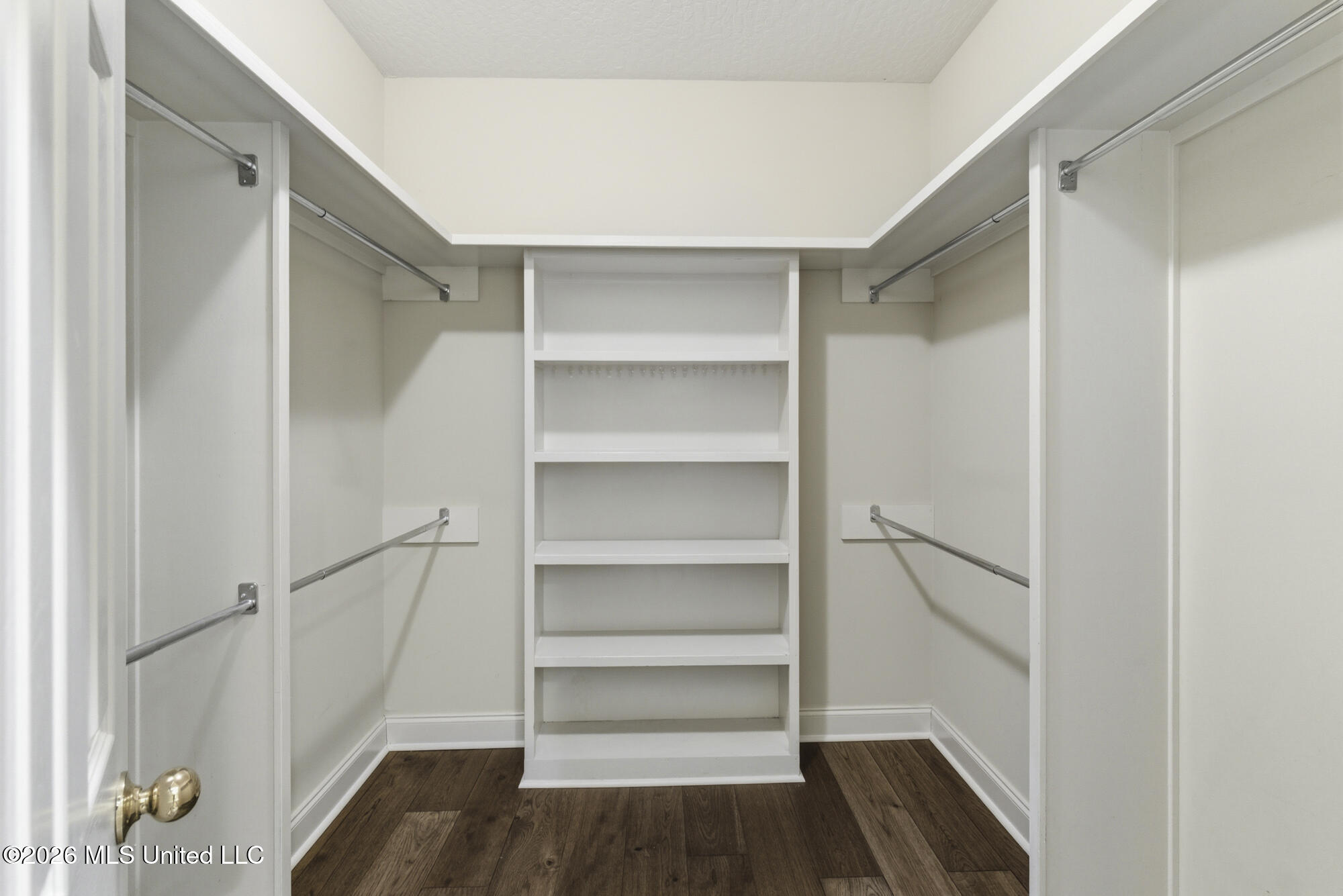 210 Whistlers Way Property Photo 20