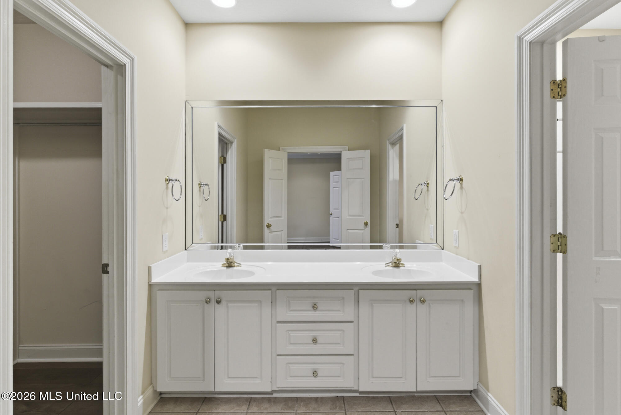 210 Whistlers Way Property Photo 22