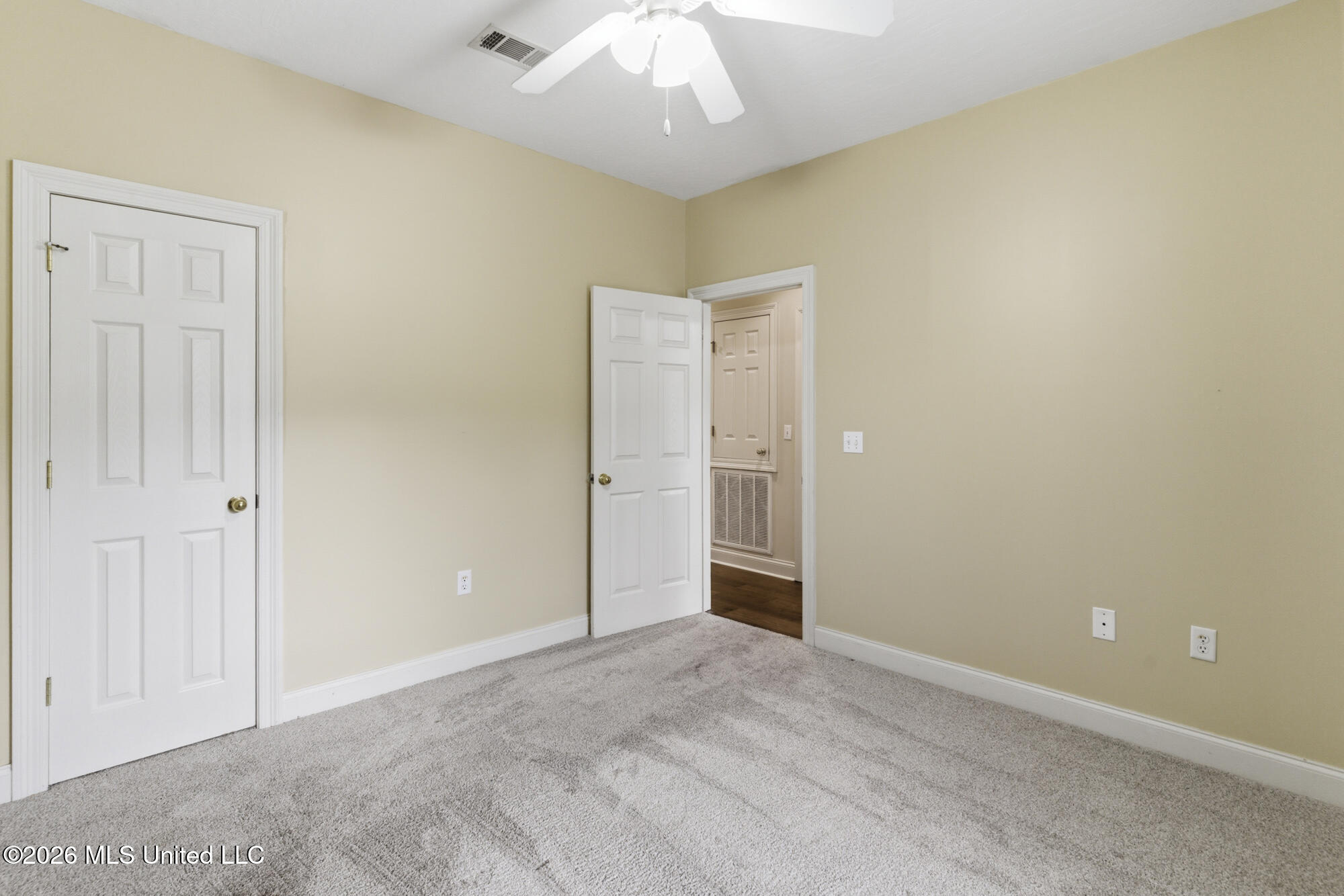 210 Whistlers Way Property Photo 26