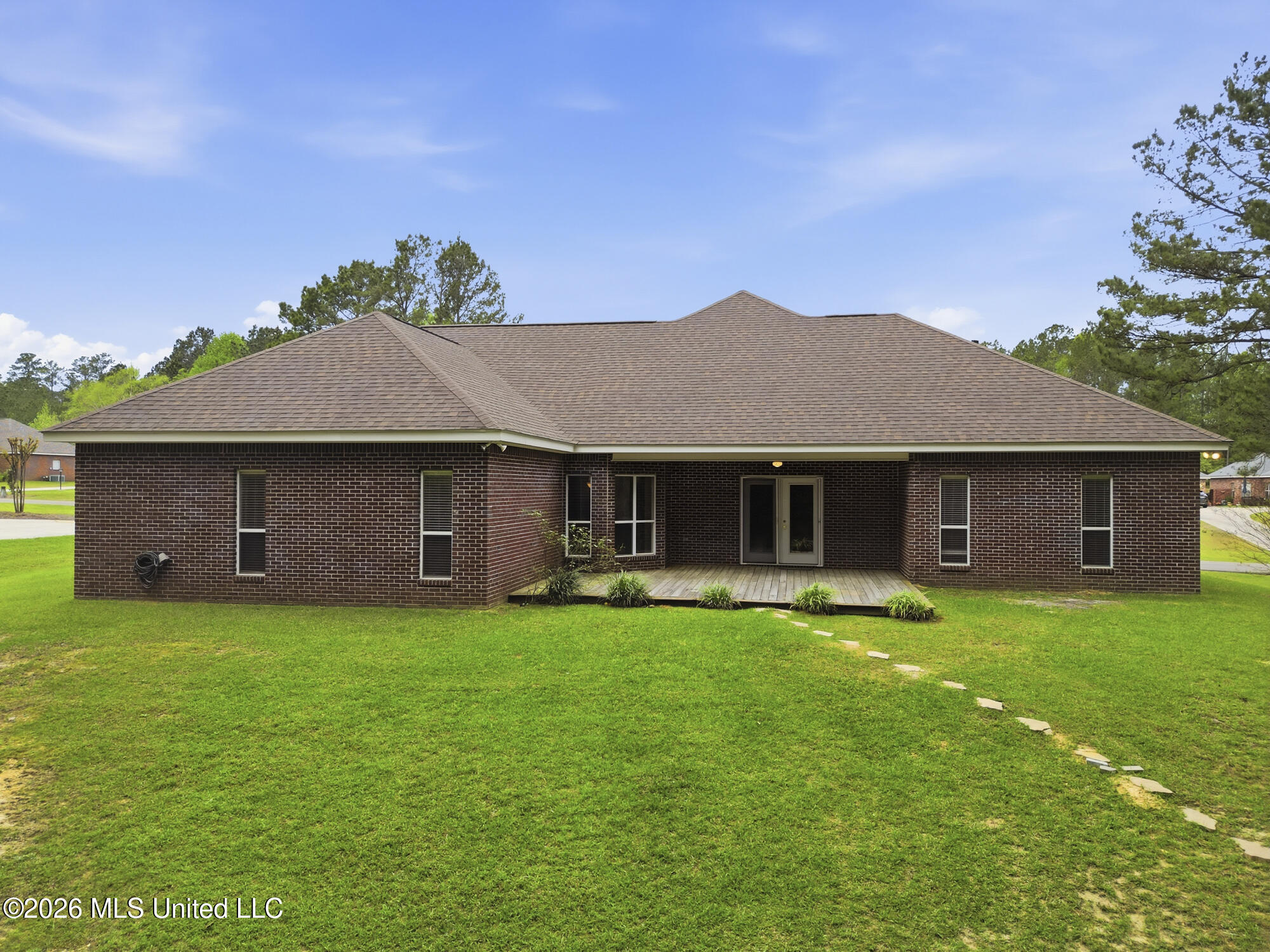 210 Whistlers Way Property Photo 35