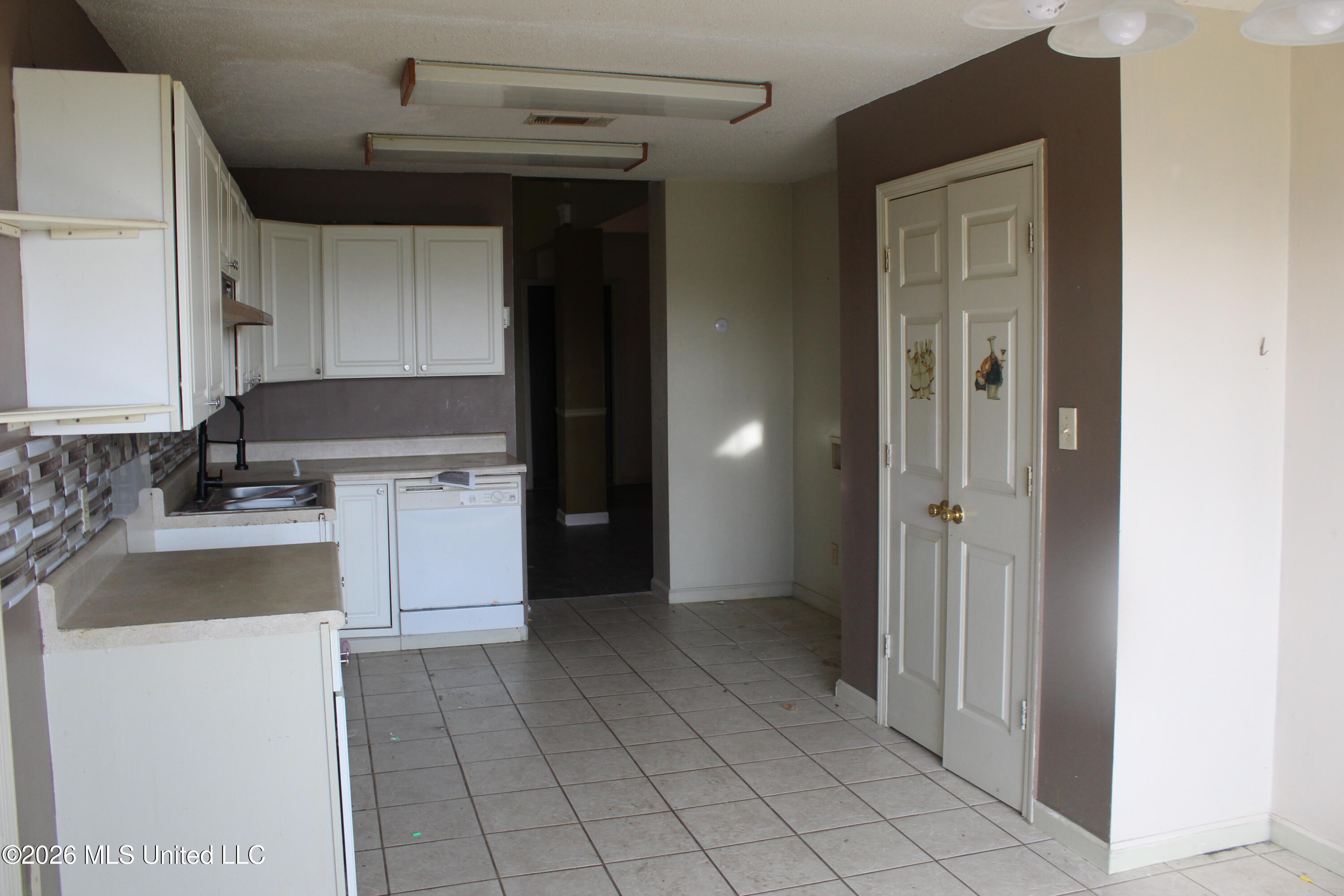 11112 U.s. Highway 49 E Property Photo 13