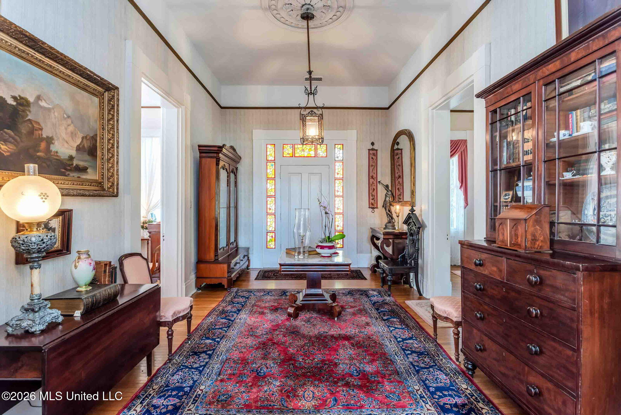 305 S Broadway Street Property Photo 14