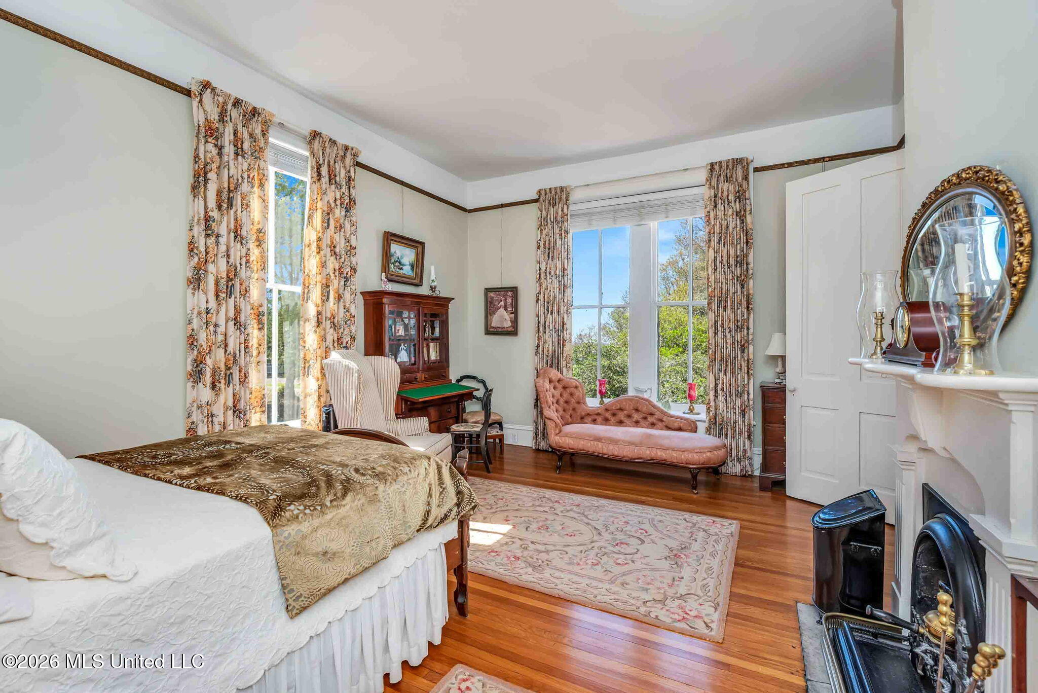 305 S Broadway Street Property Photo 32