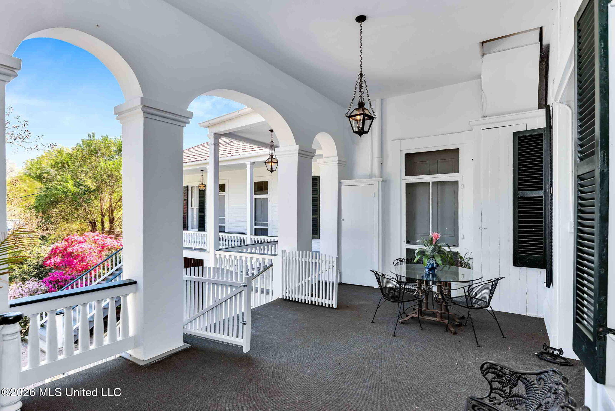 305 S Broadway Street Property Photo 37