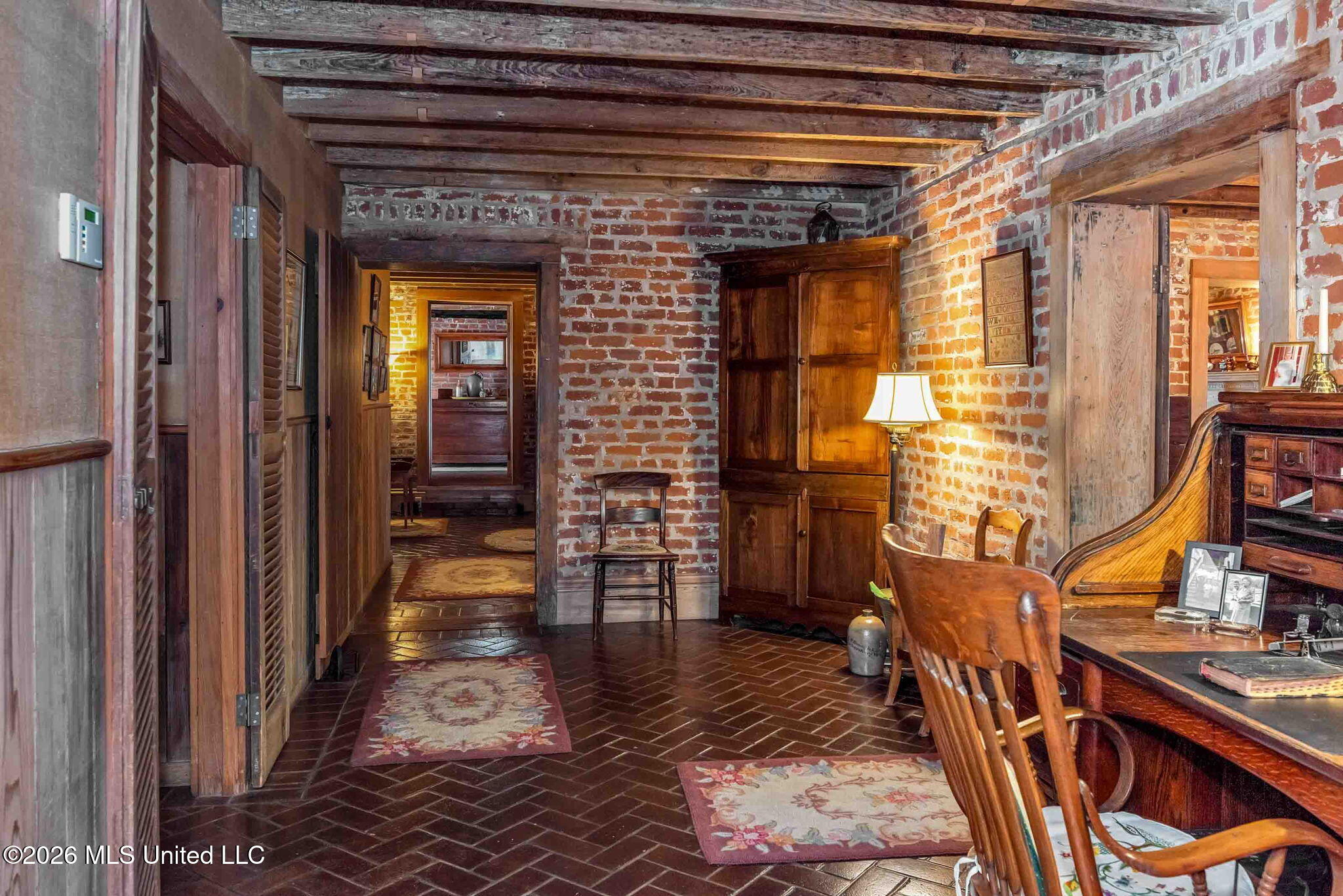 305 S Broadway Street Property Photo 46