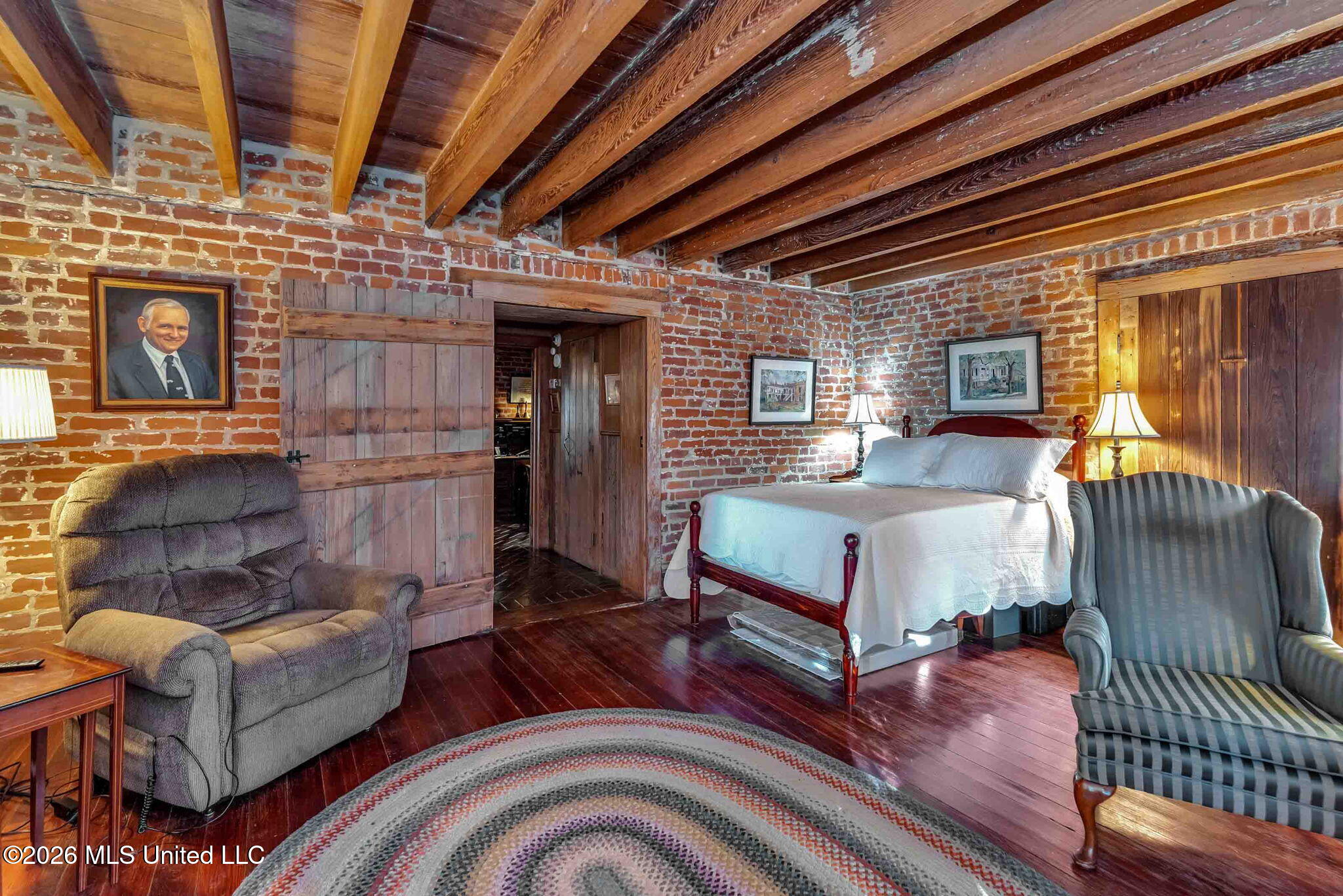 305 S Broadway Street Property Photo 54
