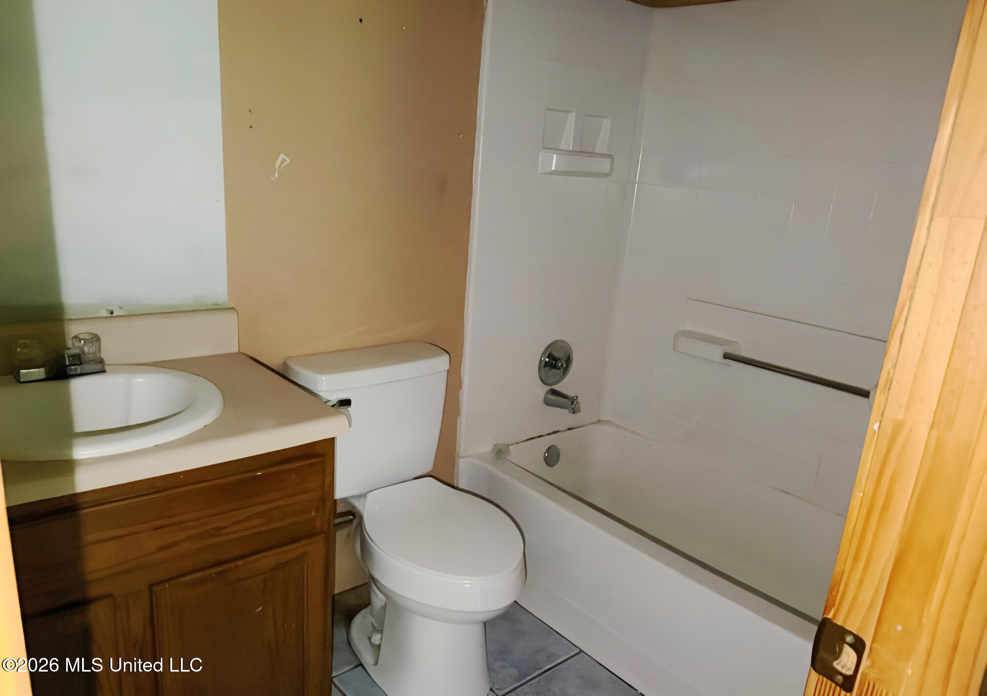 72 Van Holmes Road Property Photo 8