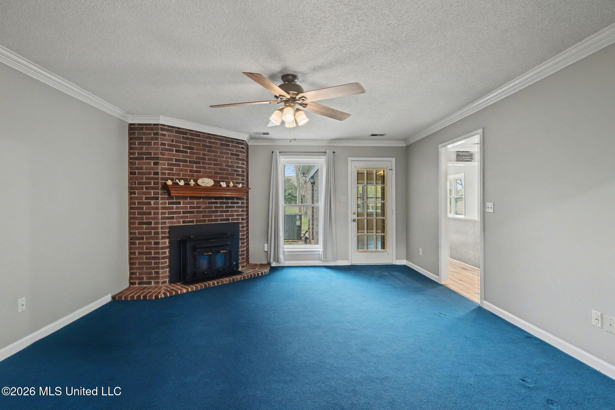 5900 Paloma Drive Property Photo 7