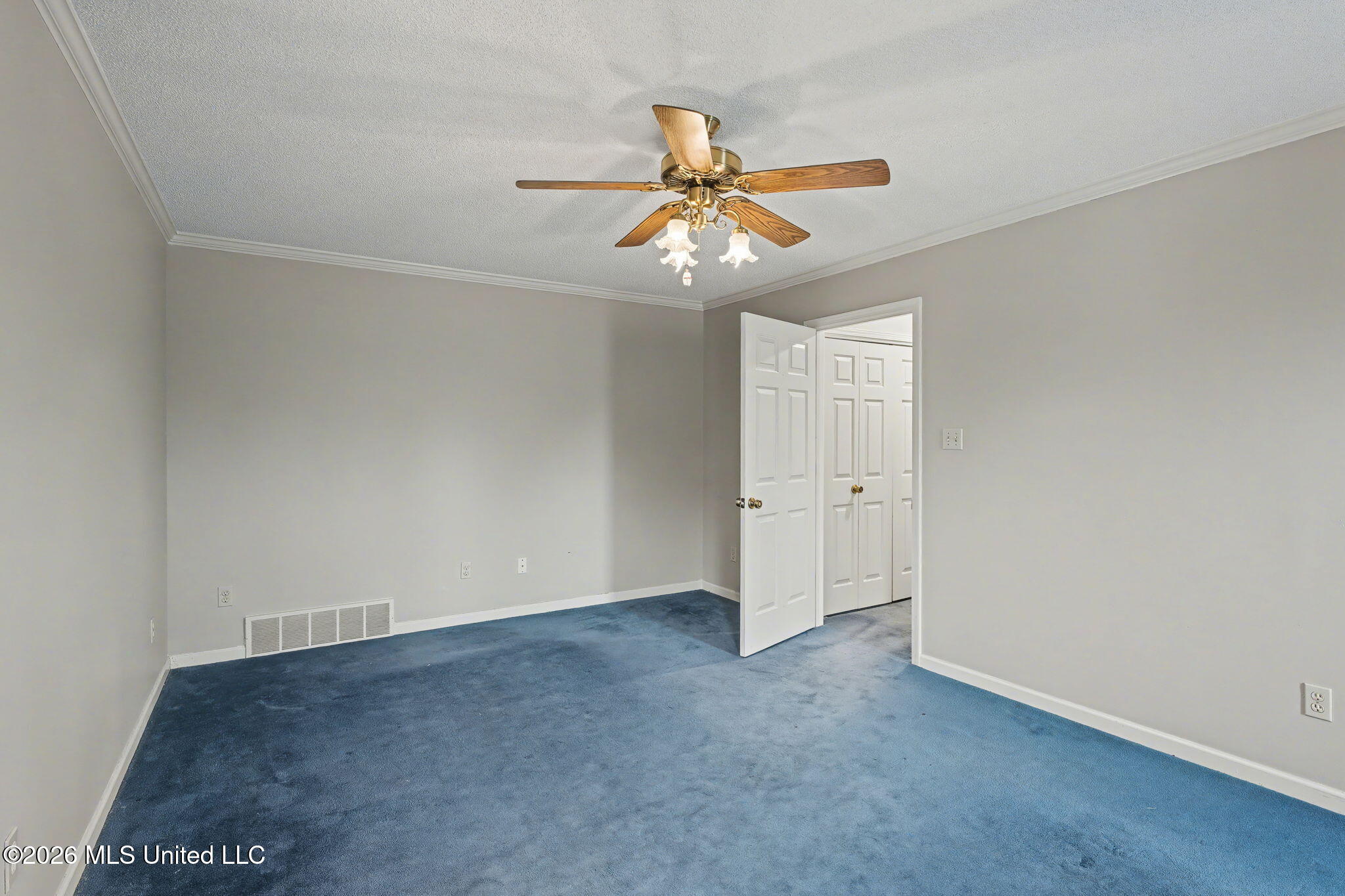 5900 Paloma Drive Property Photo 18