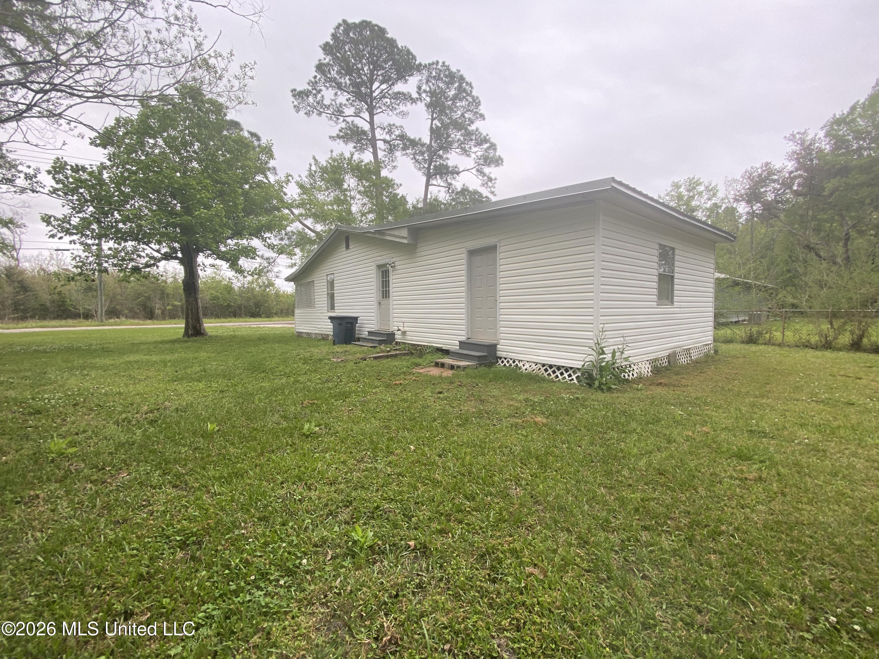 6013 Elder Ferry Road Property Photo 5