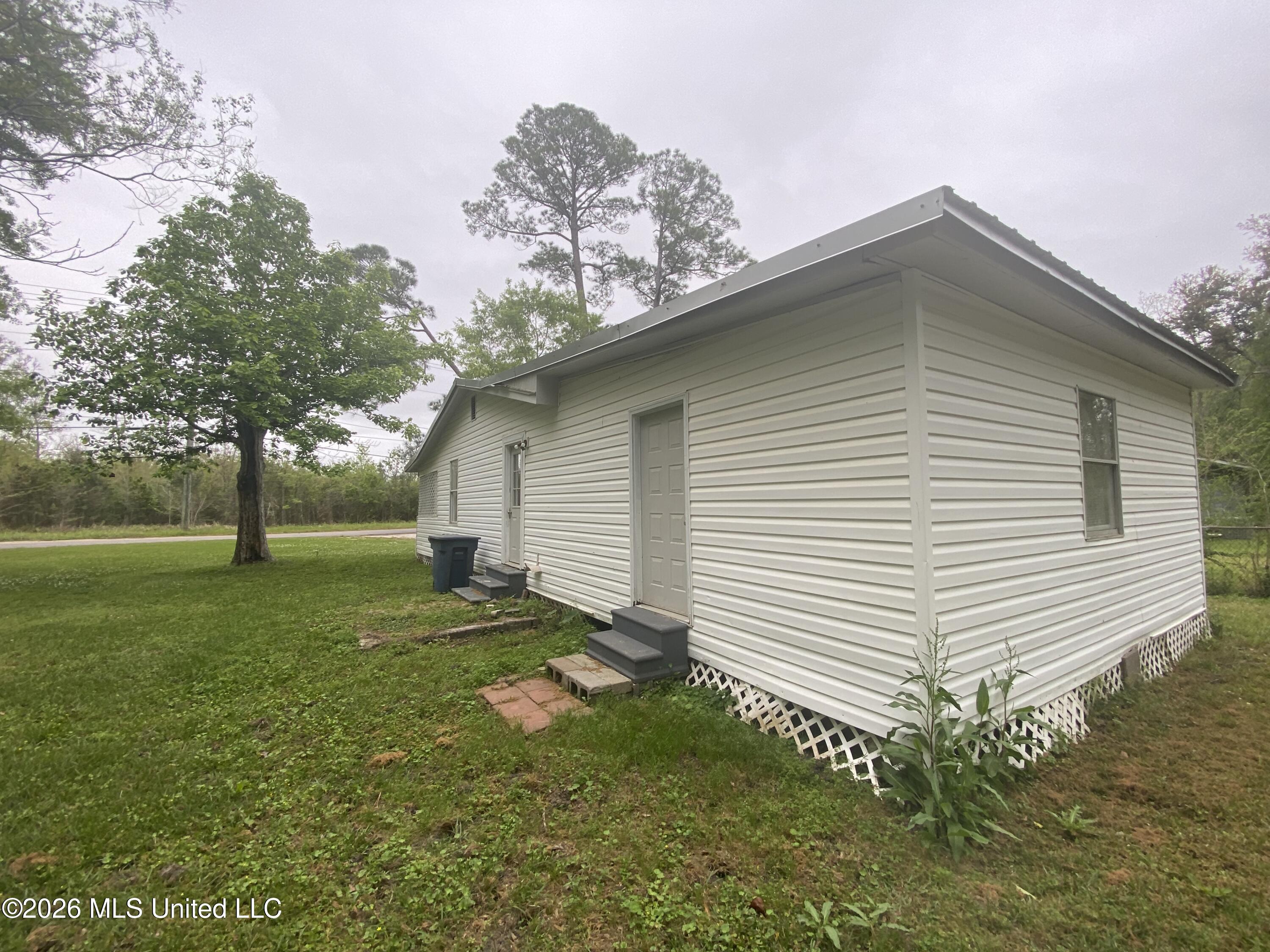 6013 Elder Ferry Road Property Photo 8