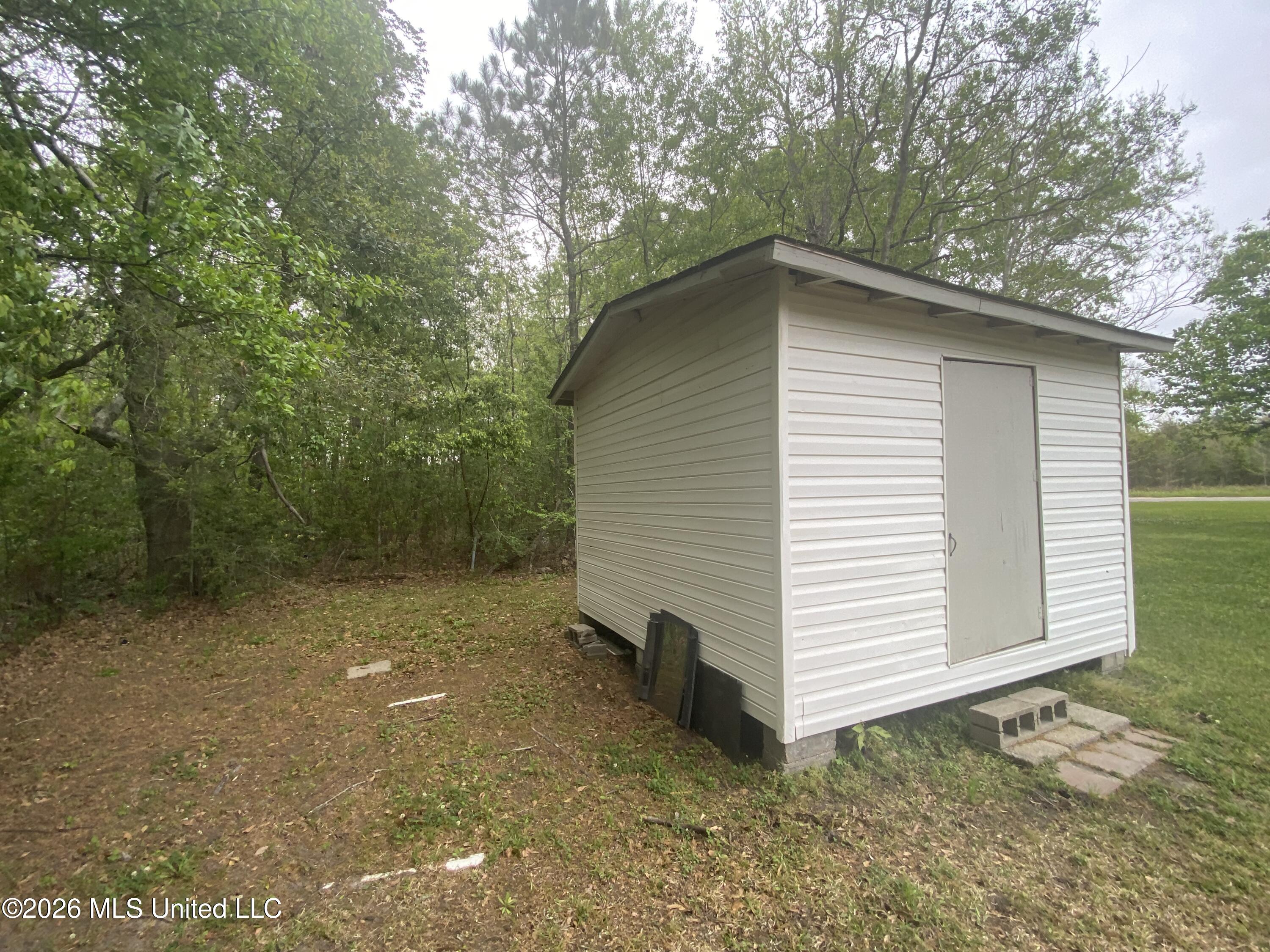 6013 Elder Ferry Road Property Photo 10