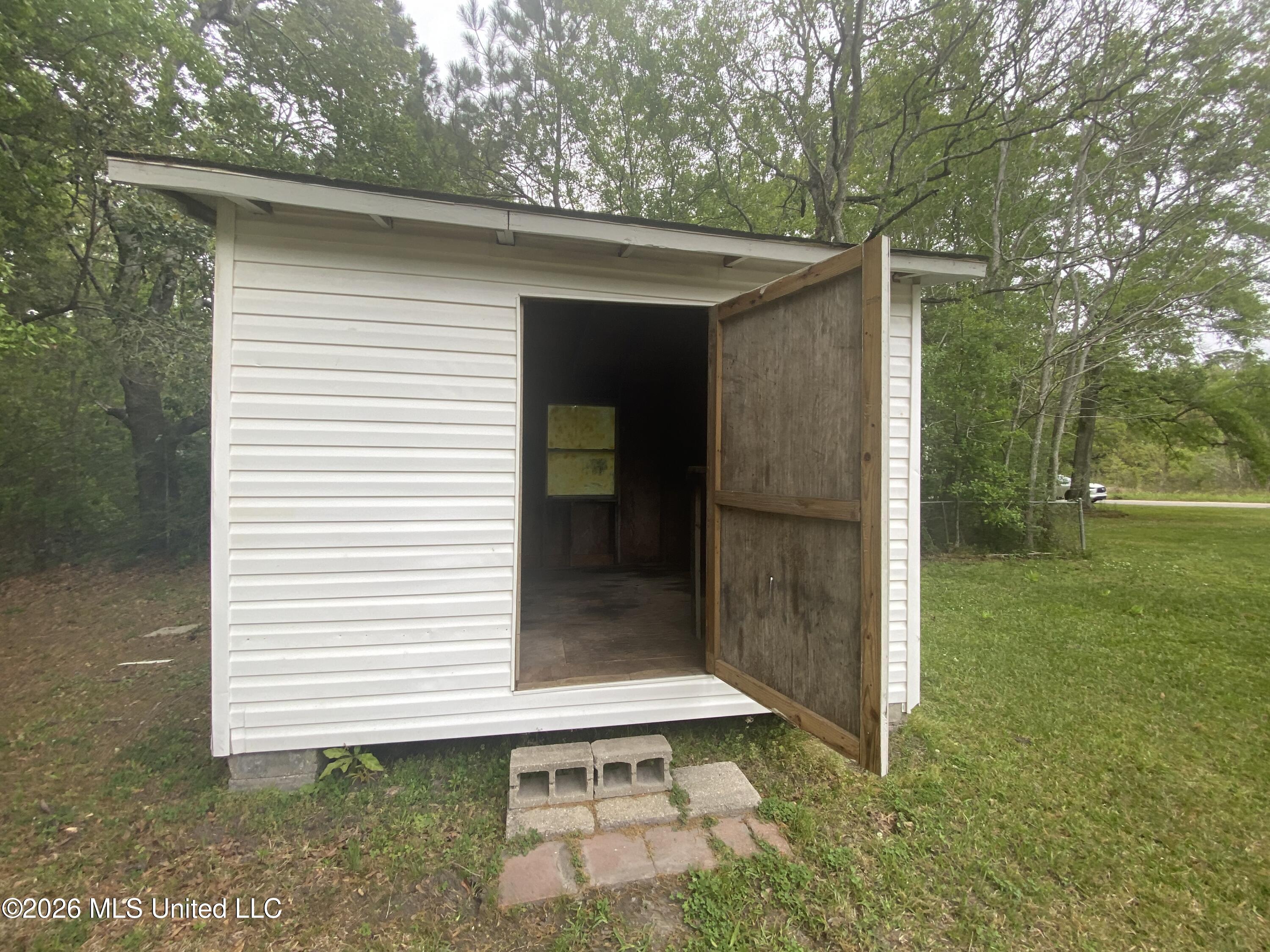 6013 Elder Ferry Road Property Photo 11