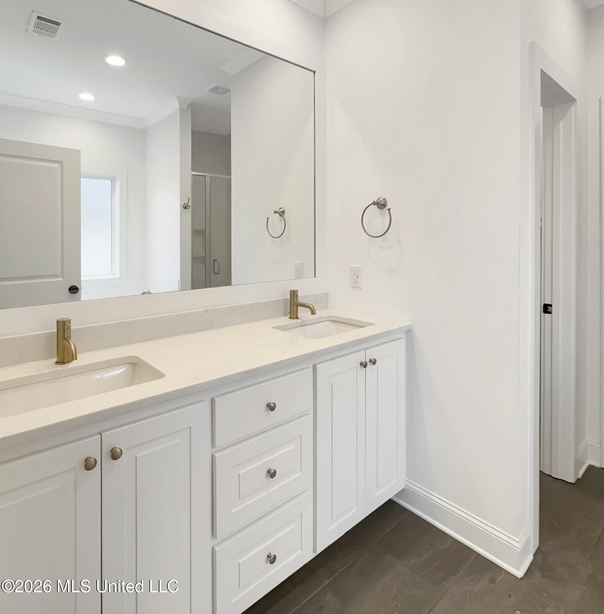 118 Lake Crest Drive Property Photo 16