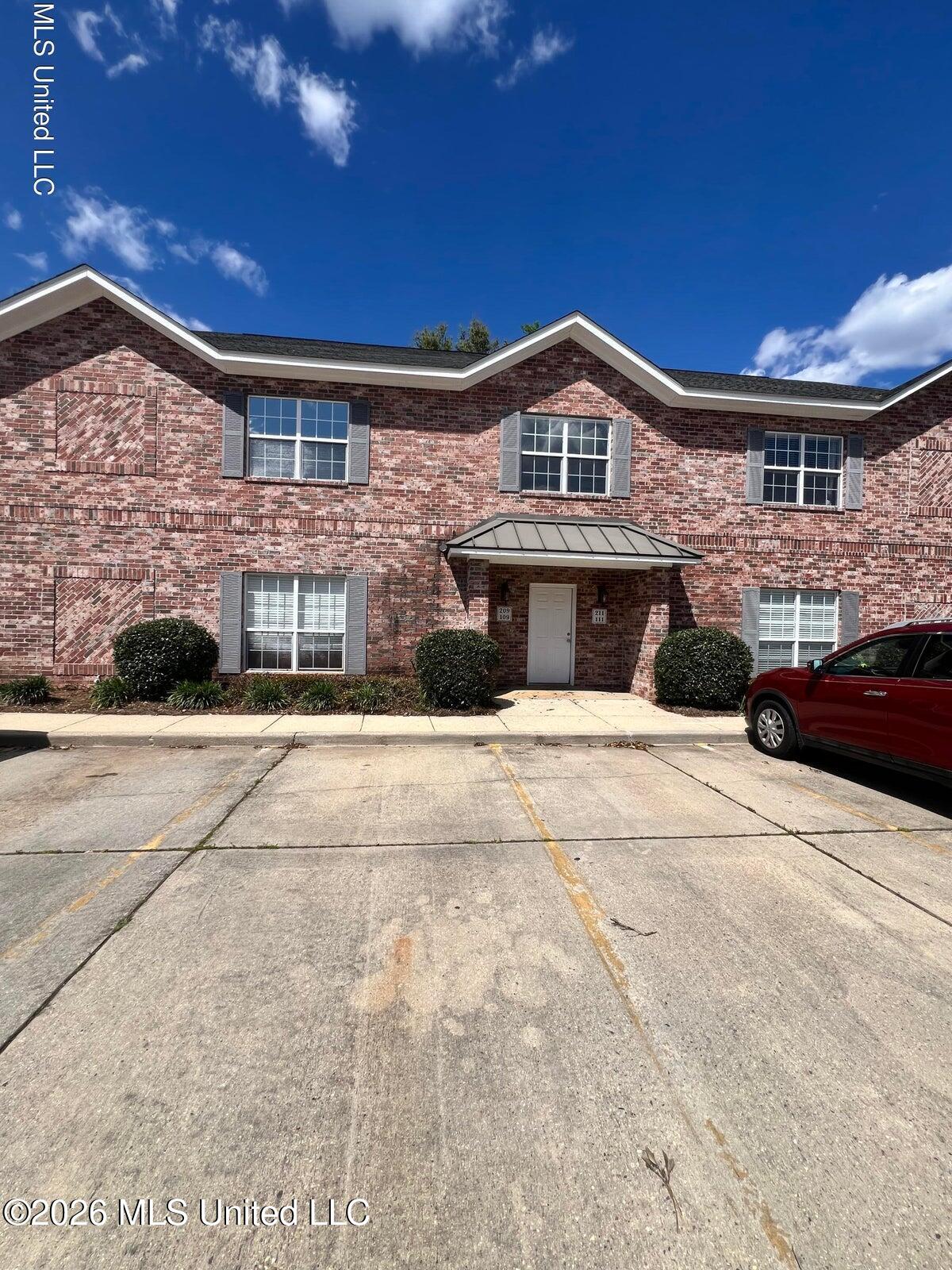 111 Armand Oaks Property Photo 1