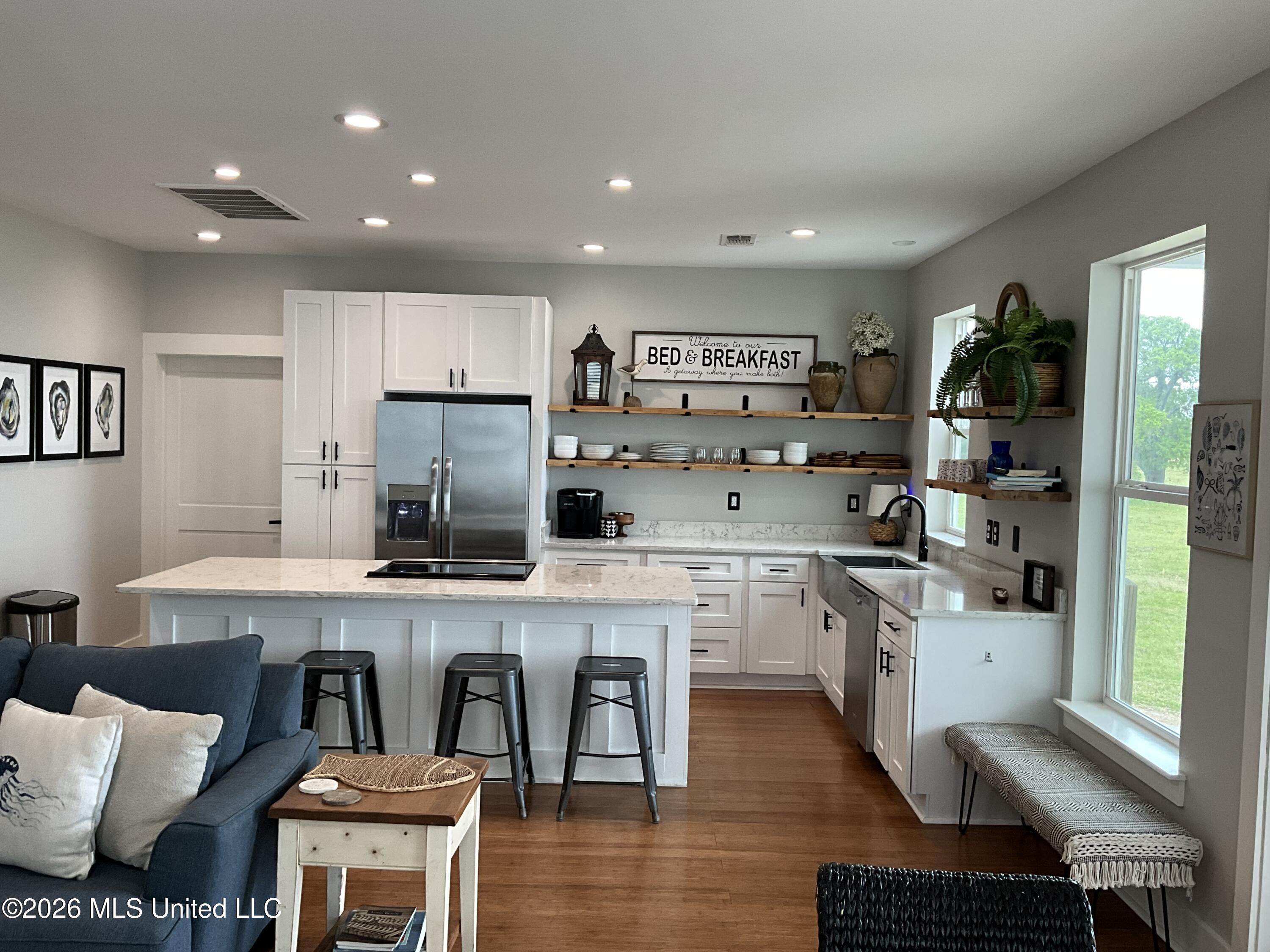 102 Winters Lane Property Photo 12