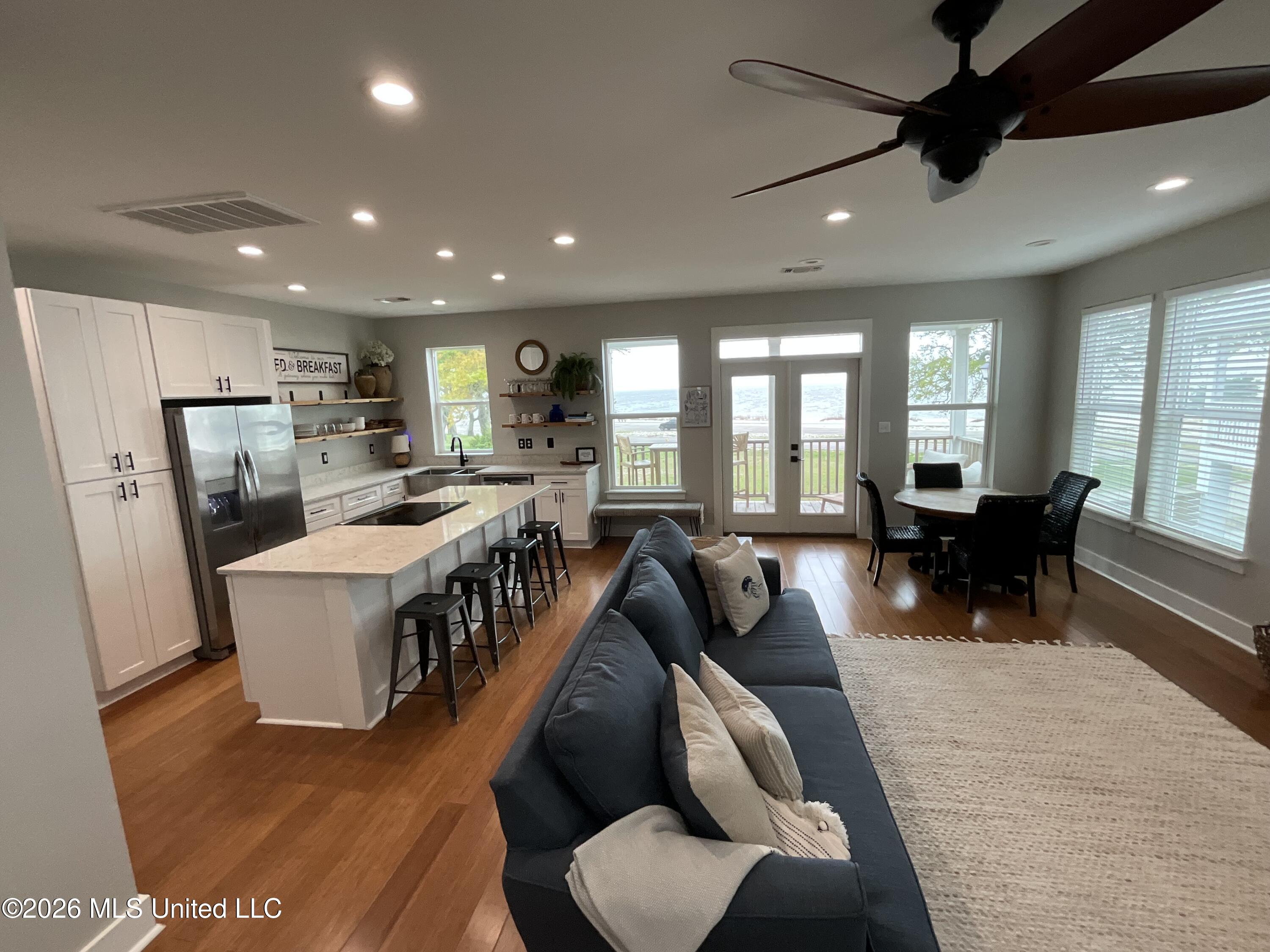 102 Winters Lane Property Photo 19