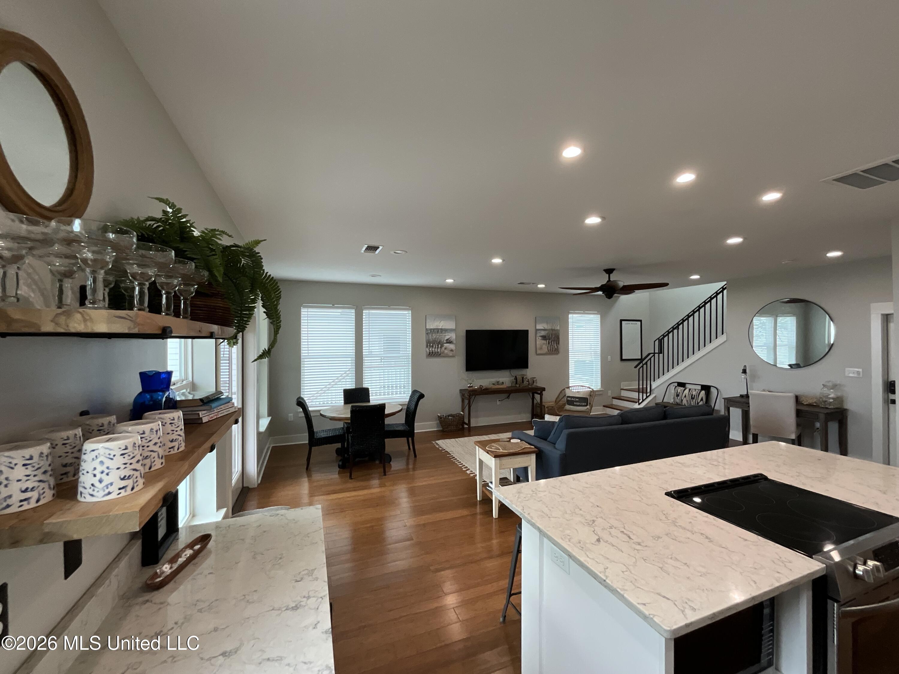 102 Winters Lane Property Photo 25