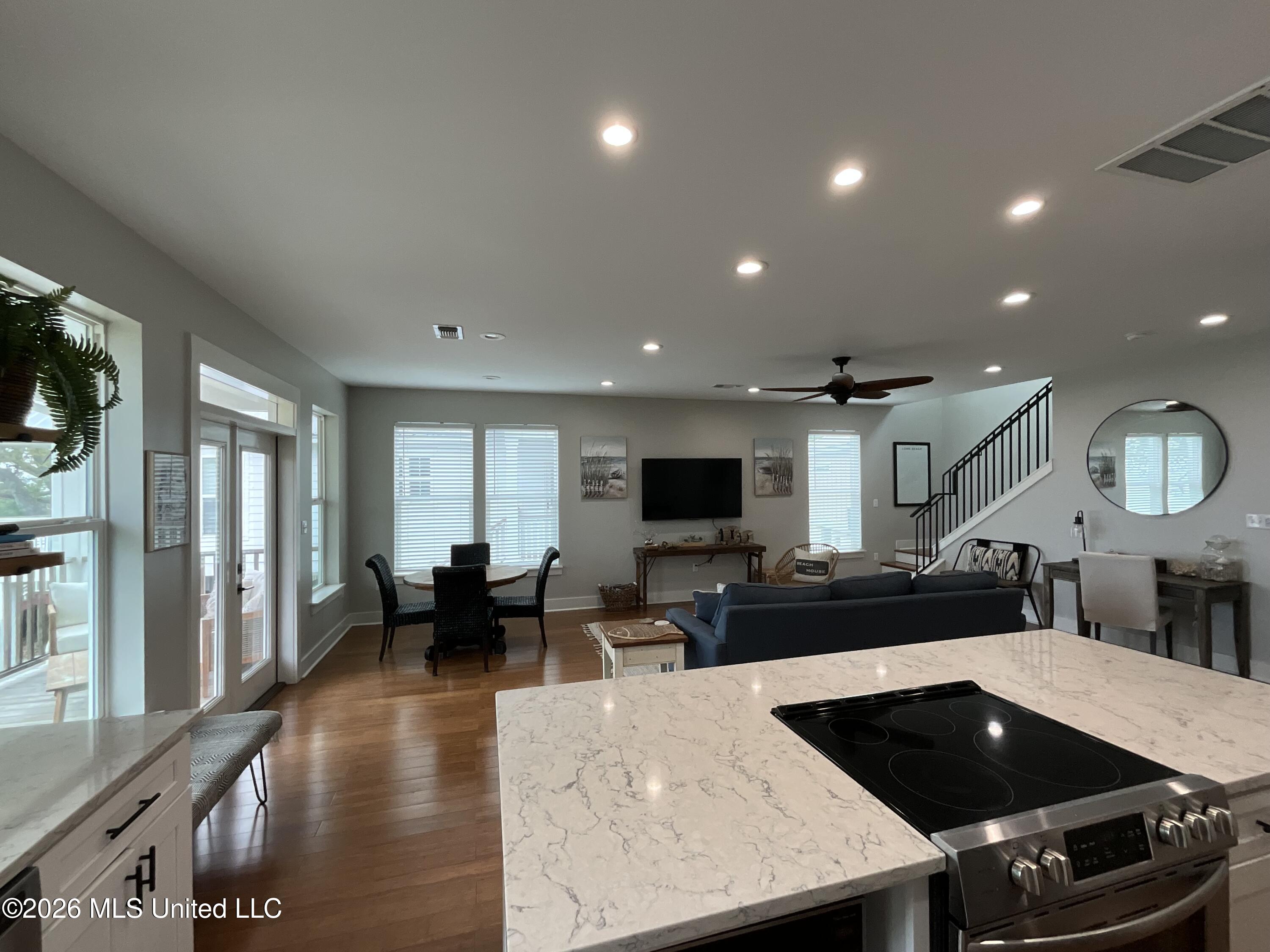 102 Winters Lane Property Photo 26