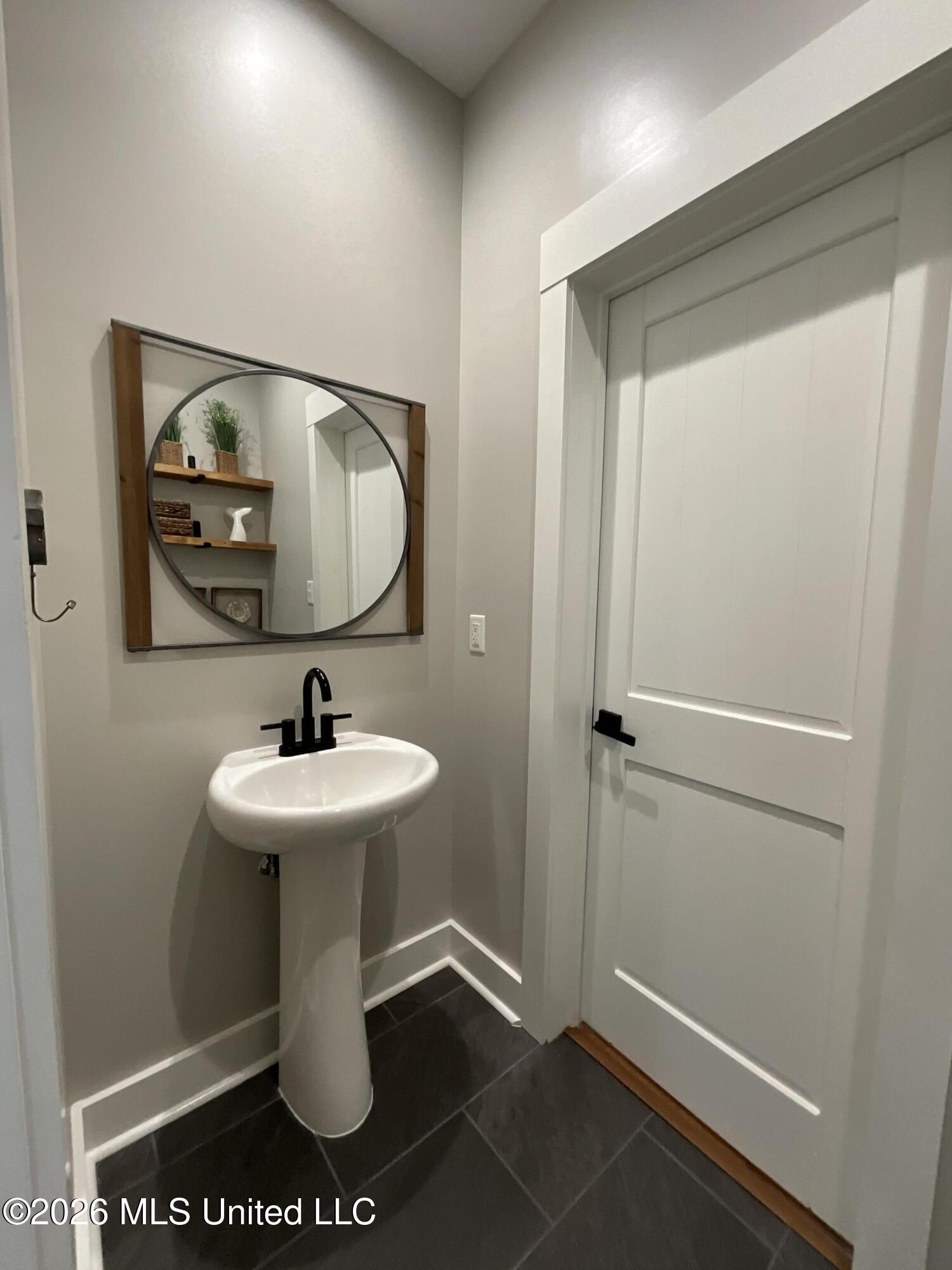 102 Winters Lane Property Photo 32