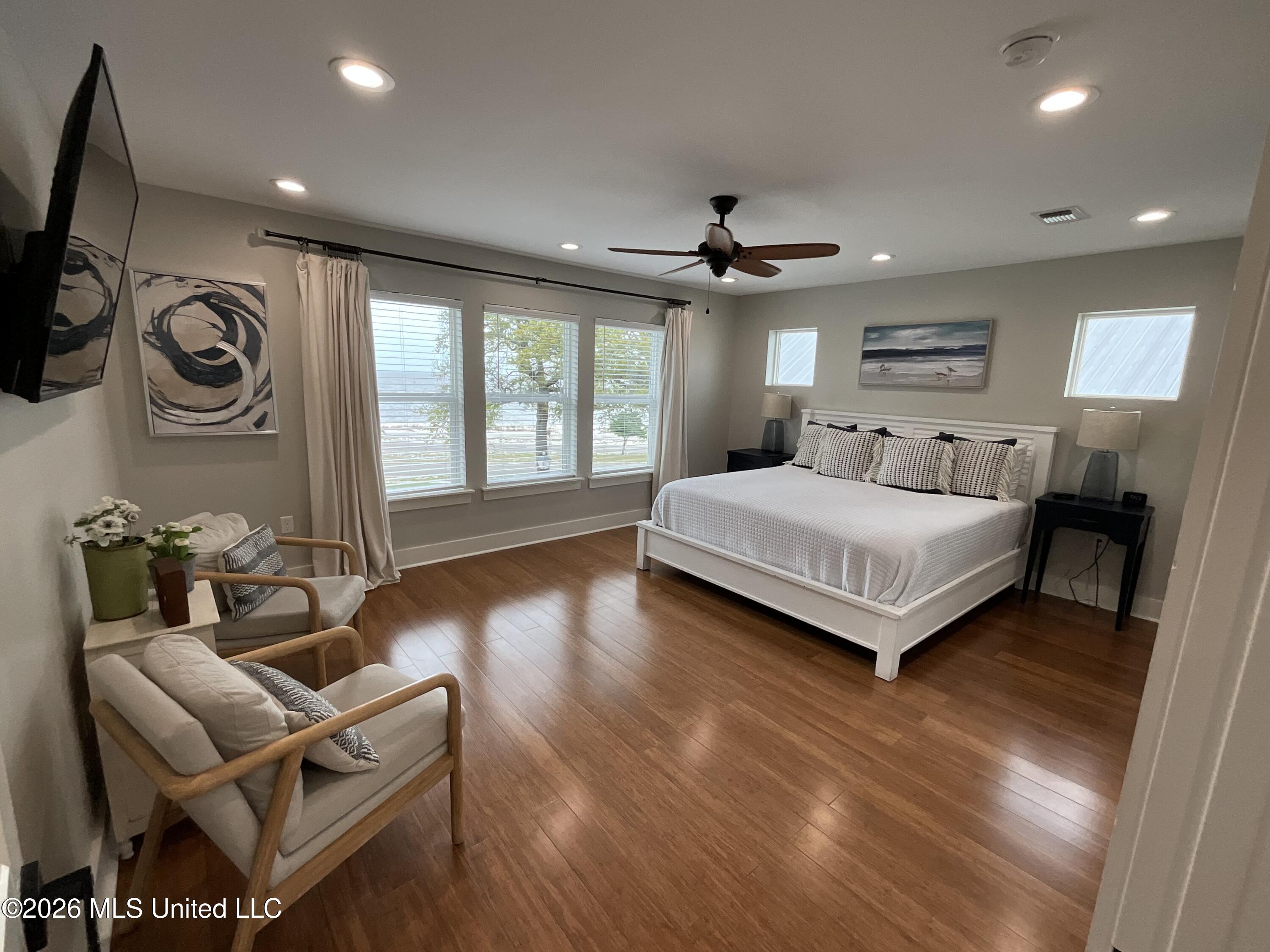 102 Winters Lane Property Photo 38