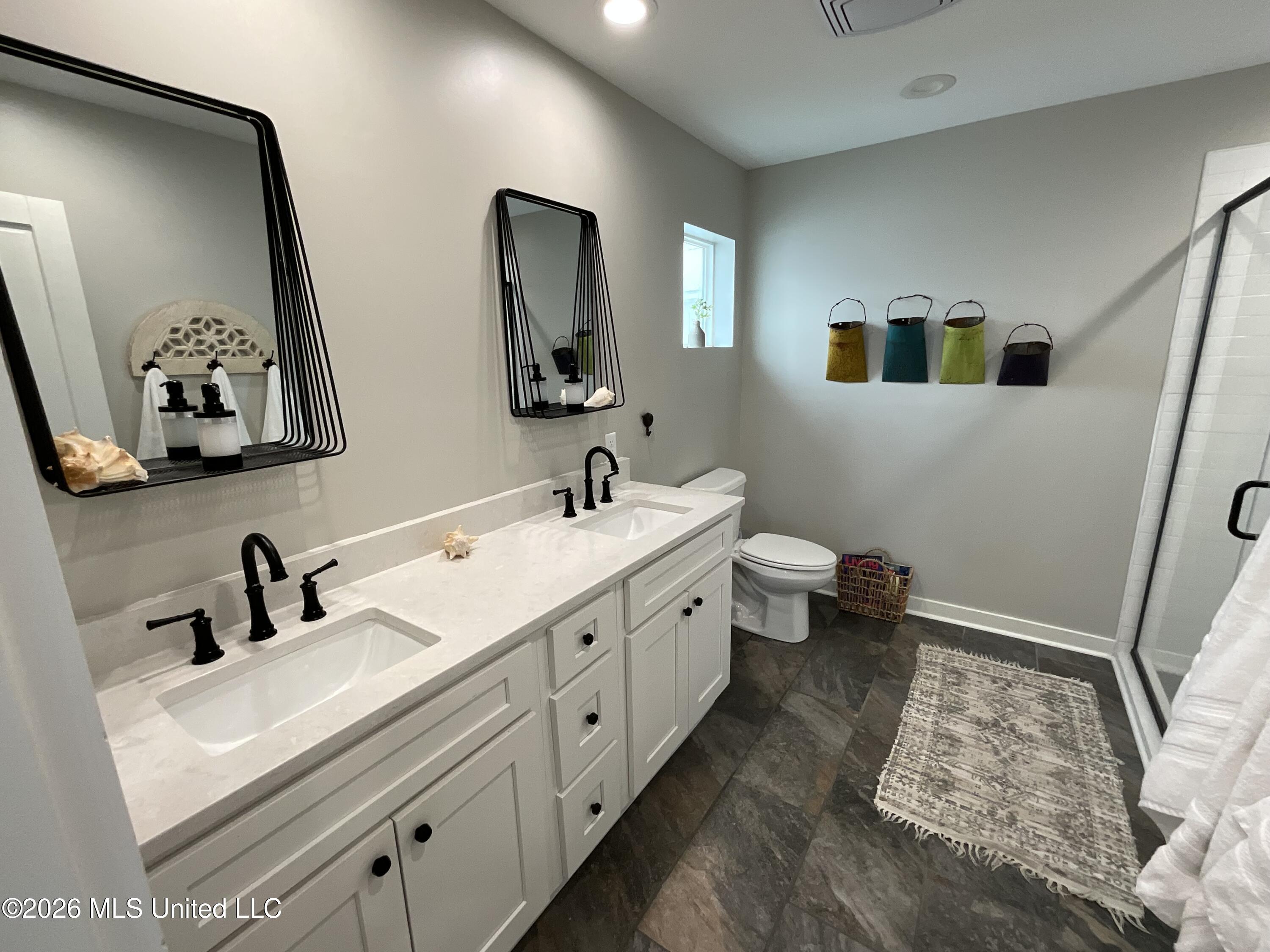102 Winters Lane Property Photo 39
