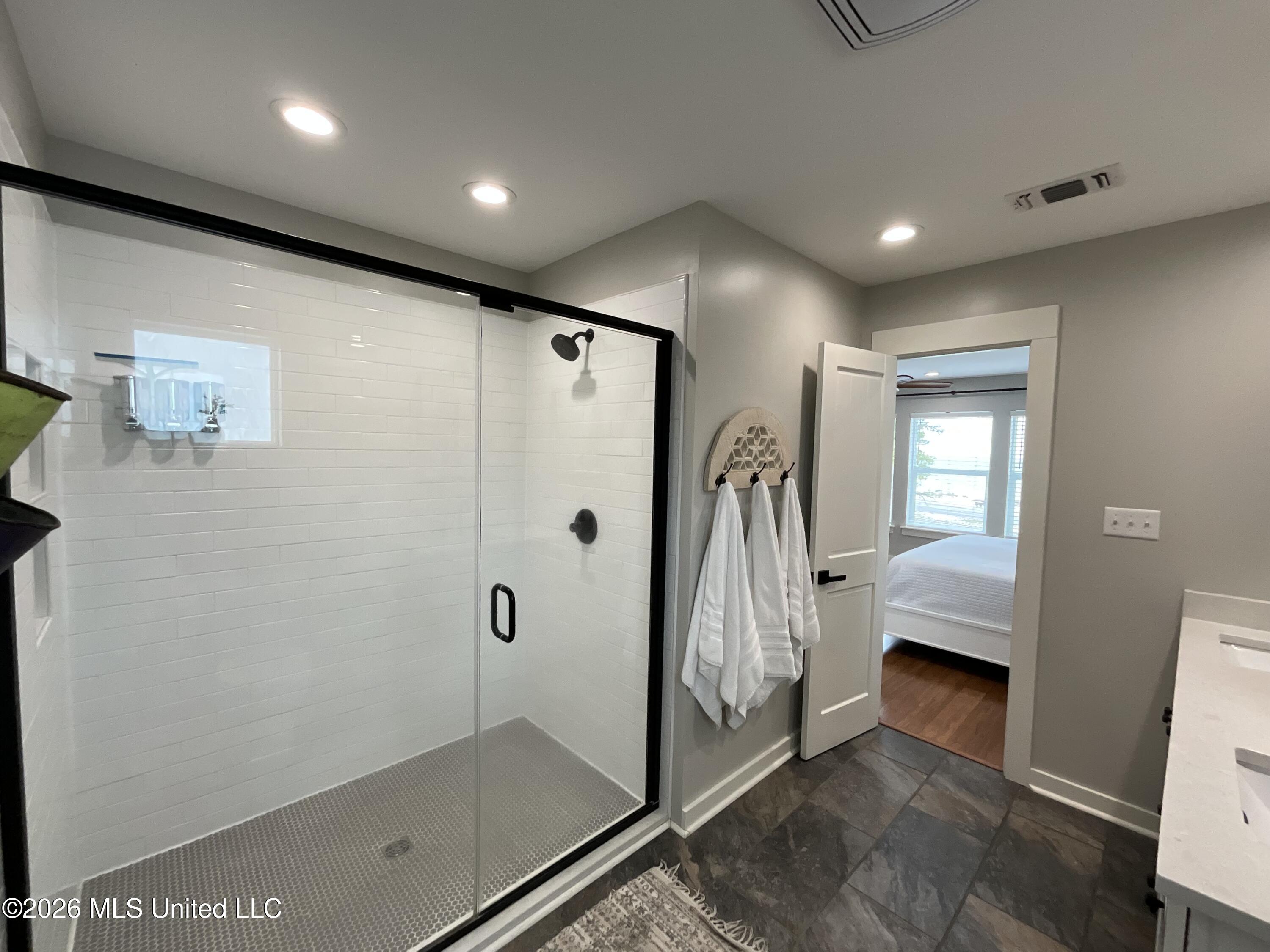 102 Winters Lane Property Photo 40