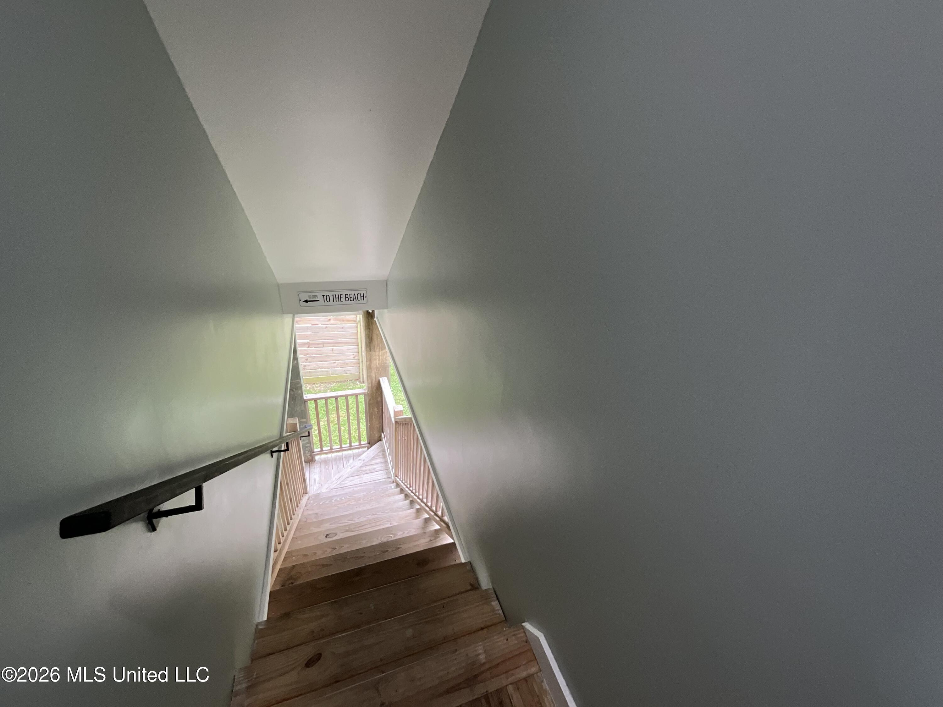 102 Winters Lane Property Photo 54
