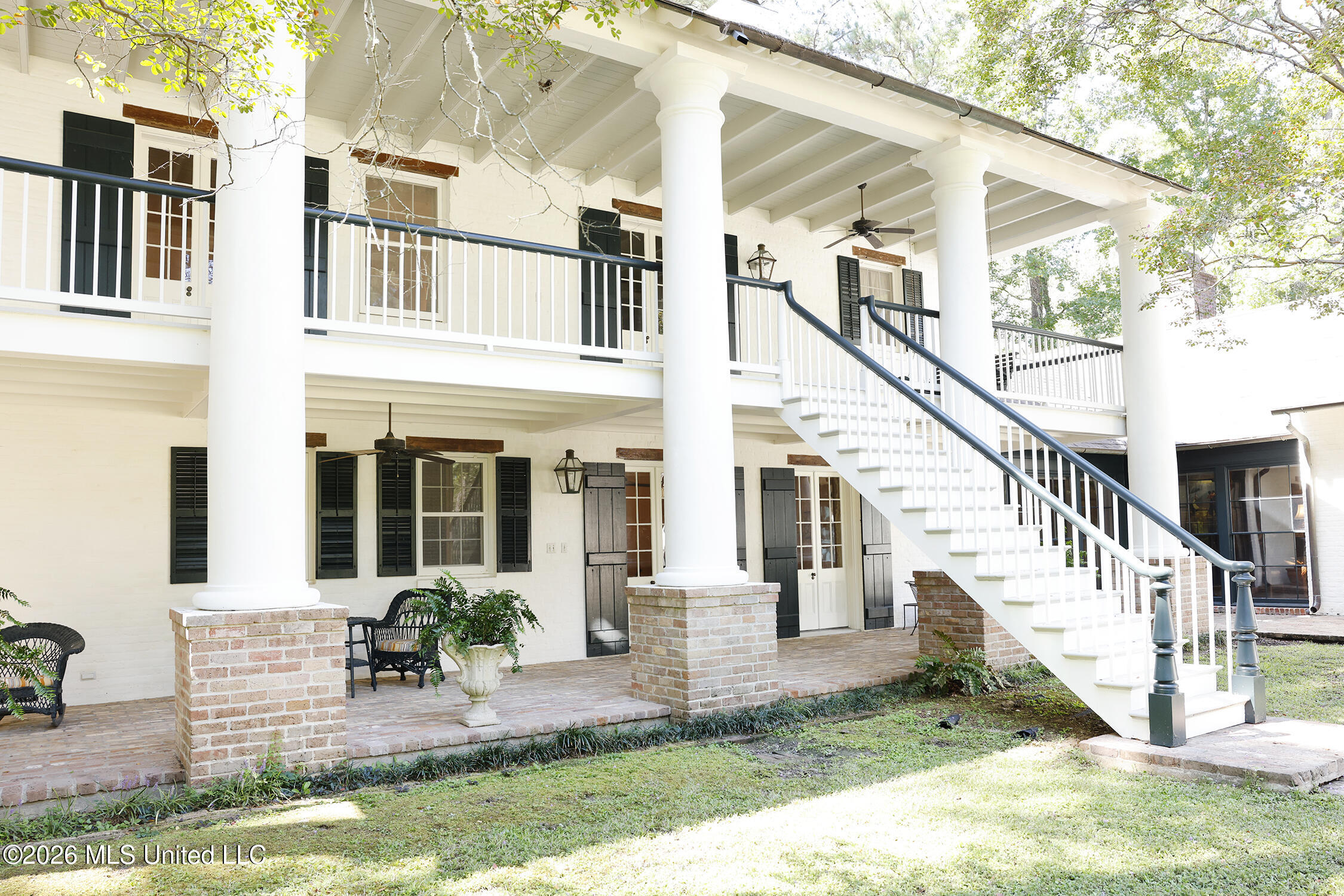 657 Zetus Road Property Photo 1