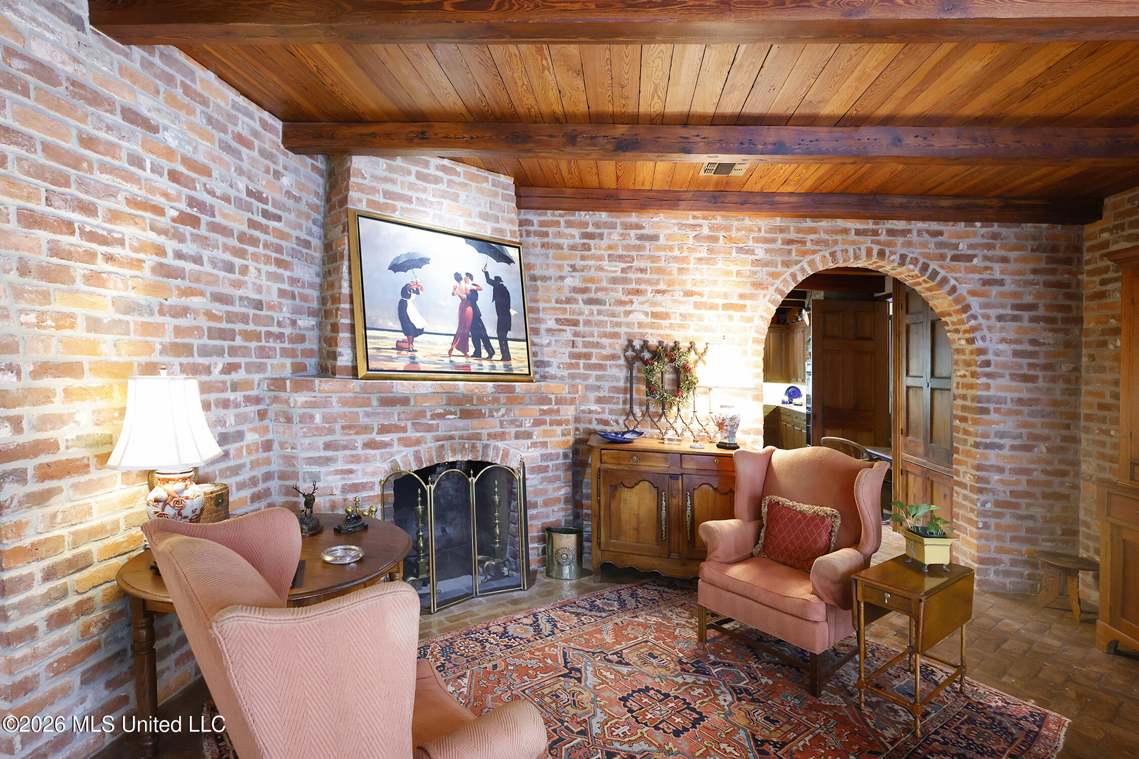 657 Zetus Road Property Photo 2