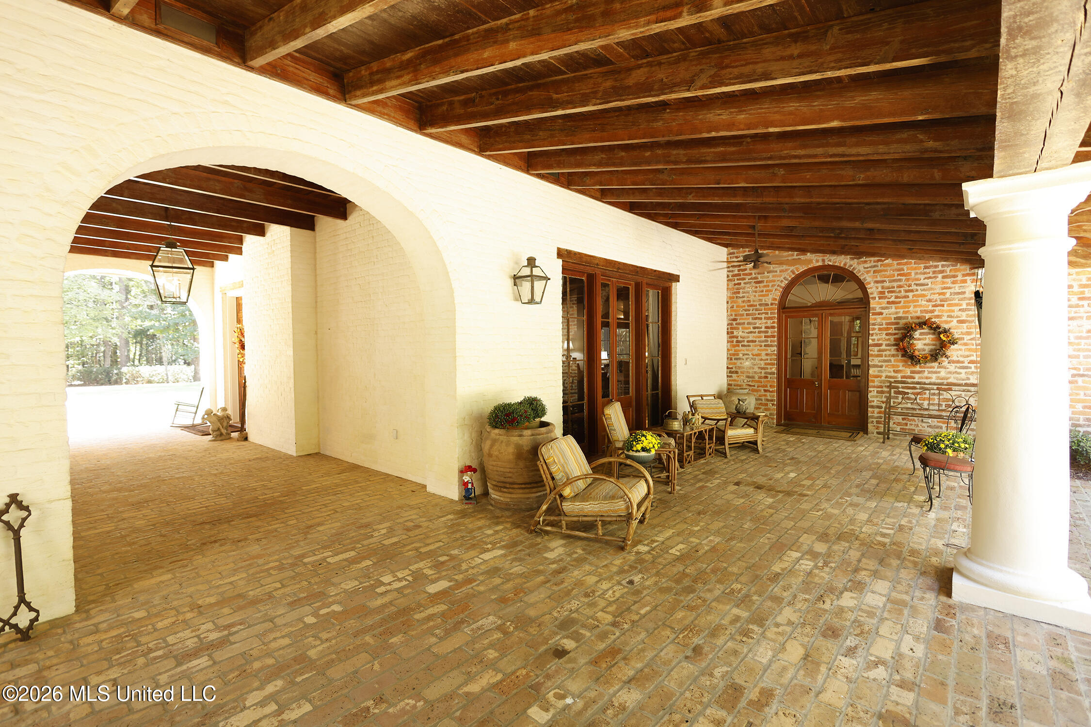657 Zetus Road Property Photo 4