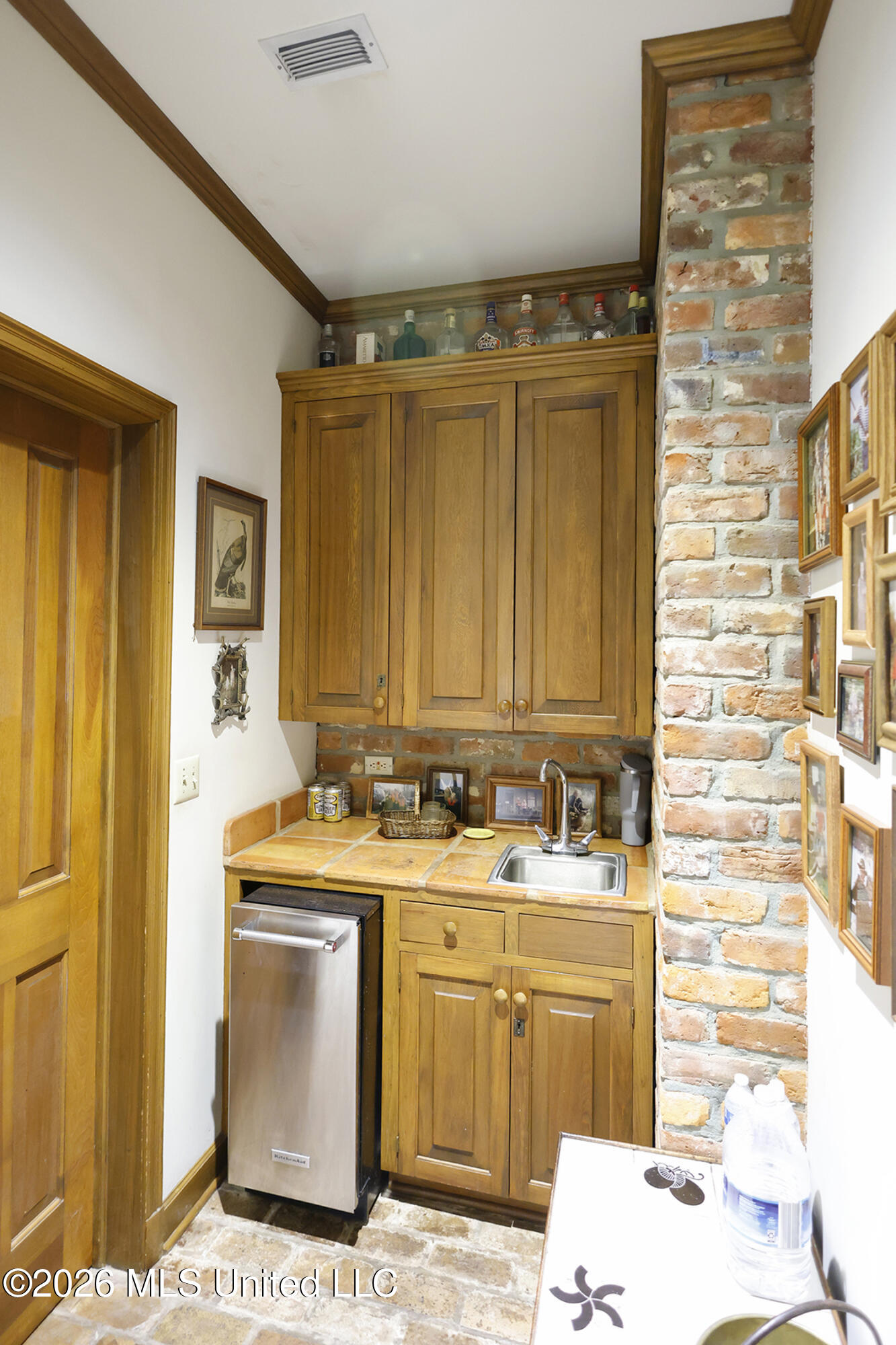 657 Zetus Road Property Photo 41