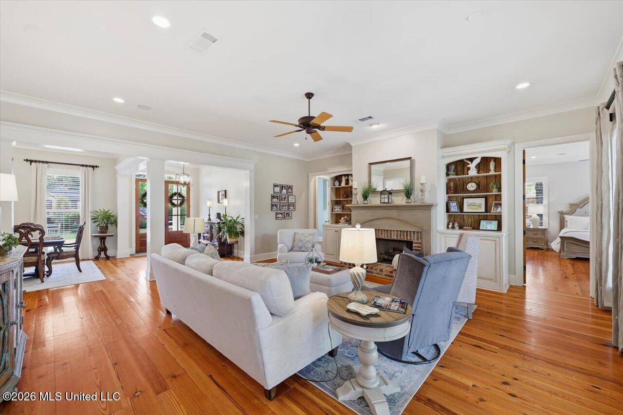 1222 Centre Court Property Photo 6