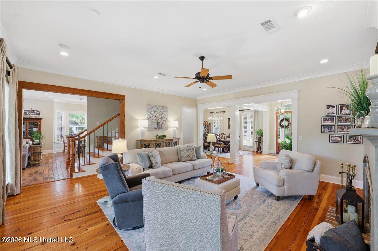 1222 Centre Court Property Photo 8